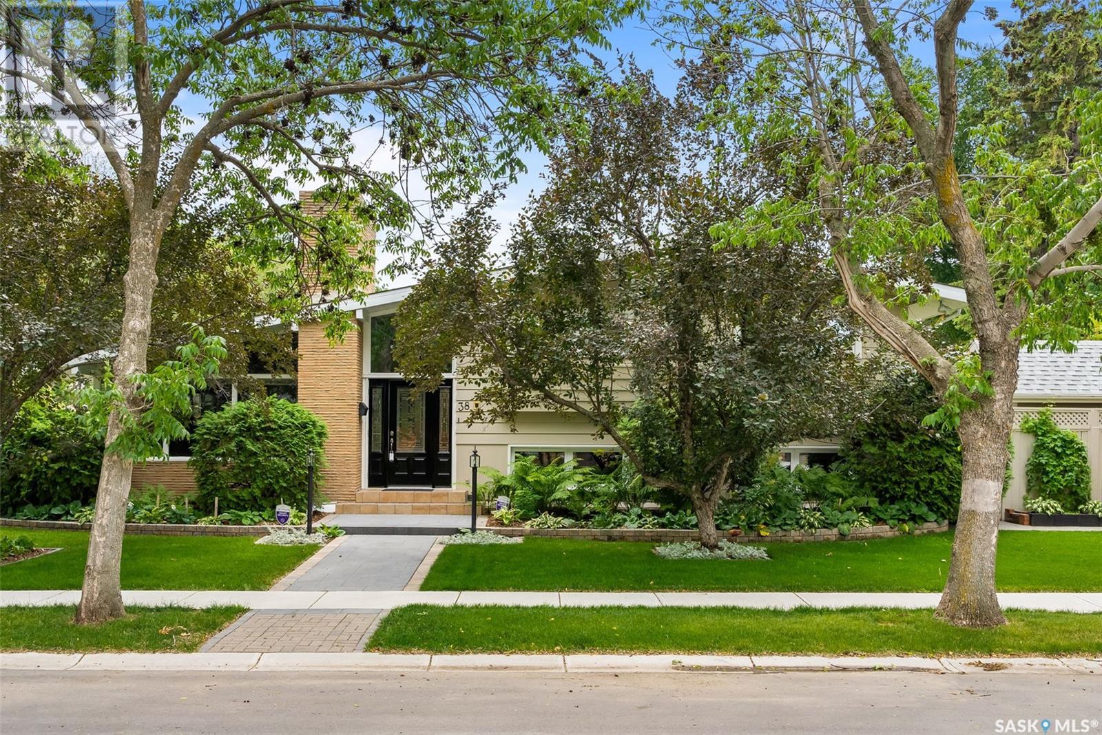 Property at 38 Calder CRESCENT image 3