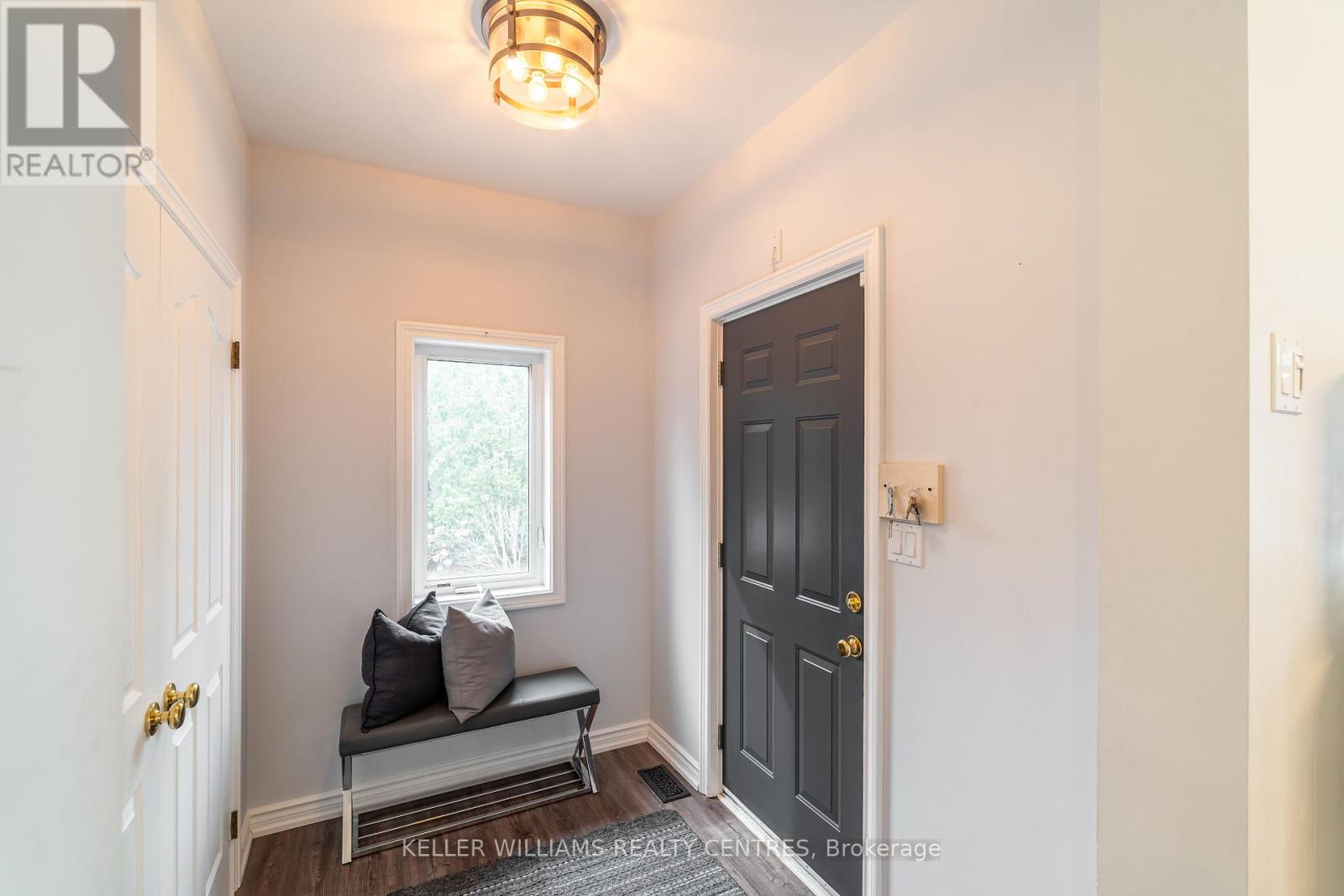 183 Lake Drive N, Georgina, Ontario  L4P 3C8 - Photo 4 - N12199261