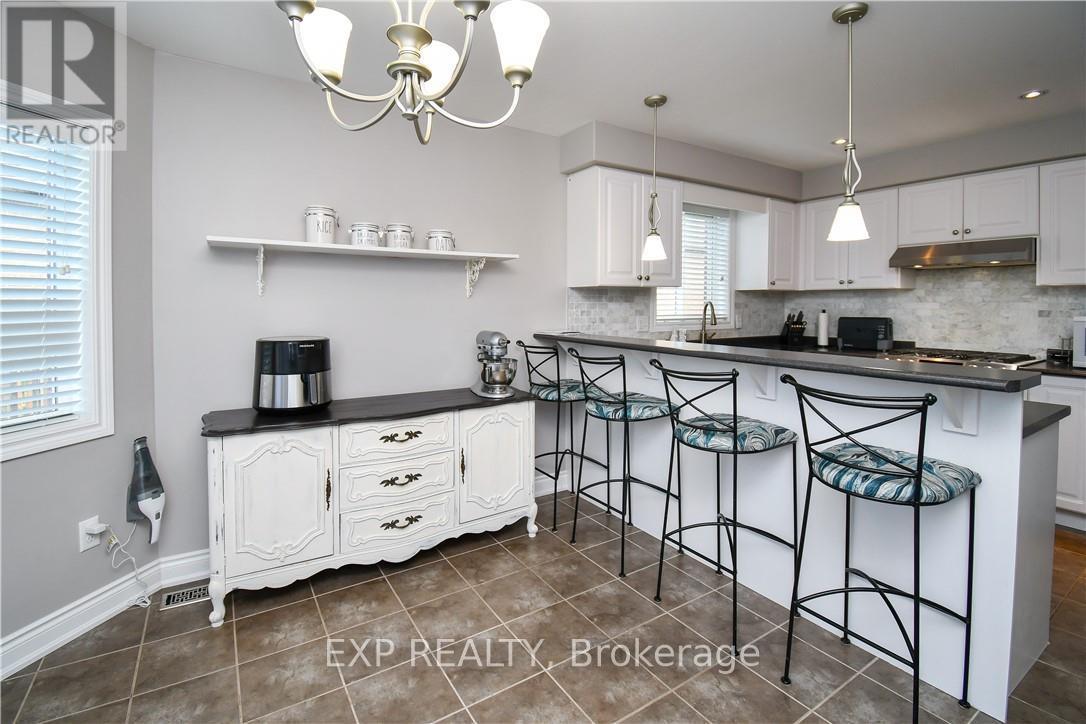 452 Greenwood Drive, Essa, Ontario  L0M 1B6 - Photo 21 - N12199274