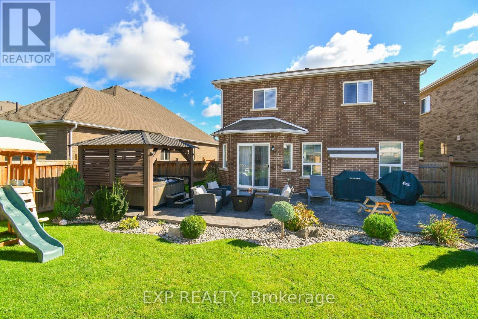 452 Greenwood Drive, Essa, Ontario  L0M 1B6 - Photo 3 - N12199274