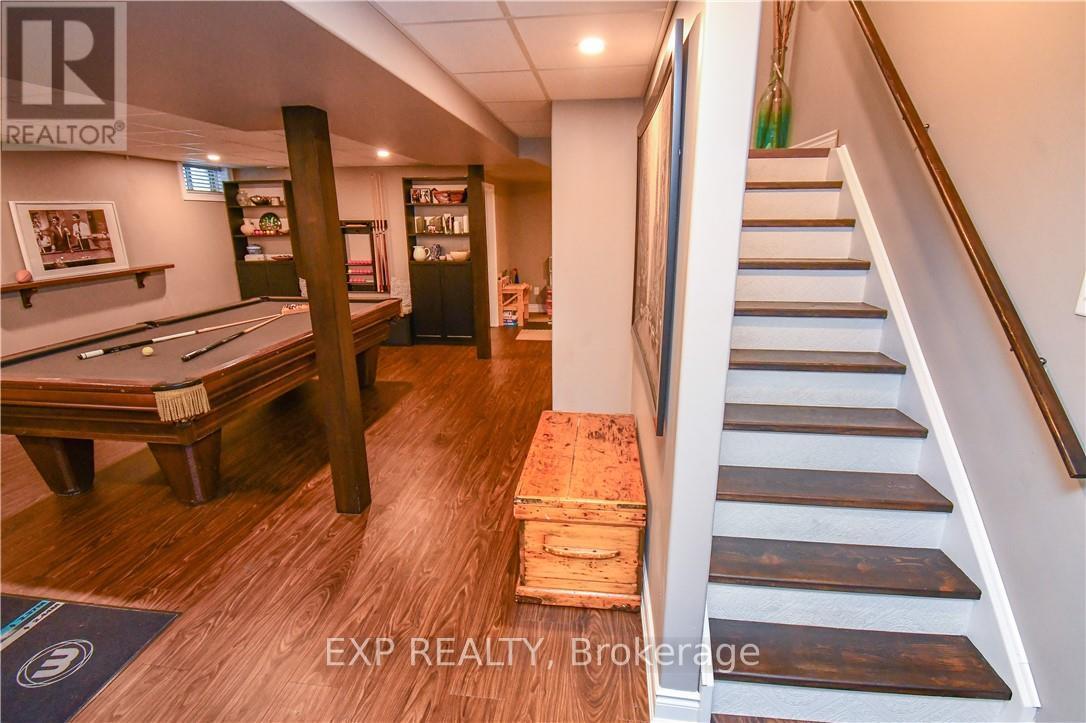 452 Greenwood Drive, Essa, Ontario  L0M 1B6 - Photo 32 - N12199274