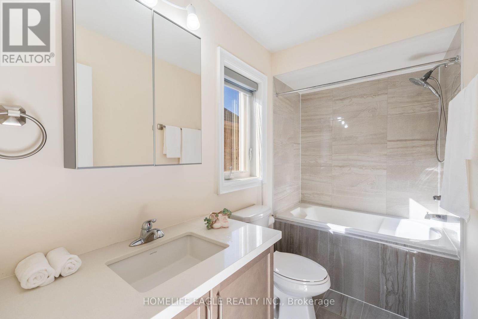 34 Watershed Gate, East Gwillimbury (Queensville), Ontario  L9N 0Y6 - Photo 20 - N12199407