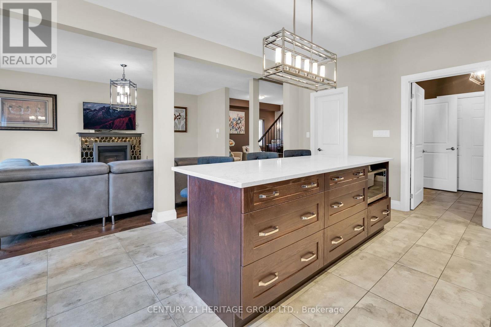 13 Mabern Street, Barrie (Holly), Ontario  L9J 0J1 - Photo 14 - S12199179