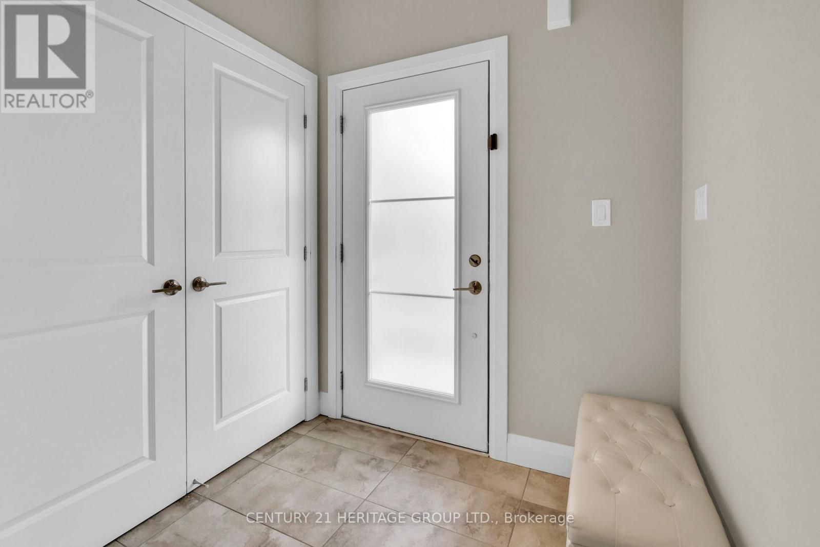 13 Mabern Street, Barrie (Holly), Ontario  L9J 0J1 - Photo 7 - S12199179