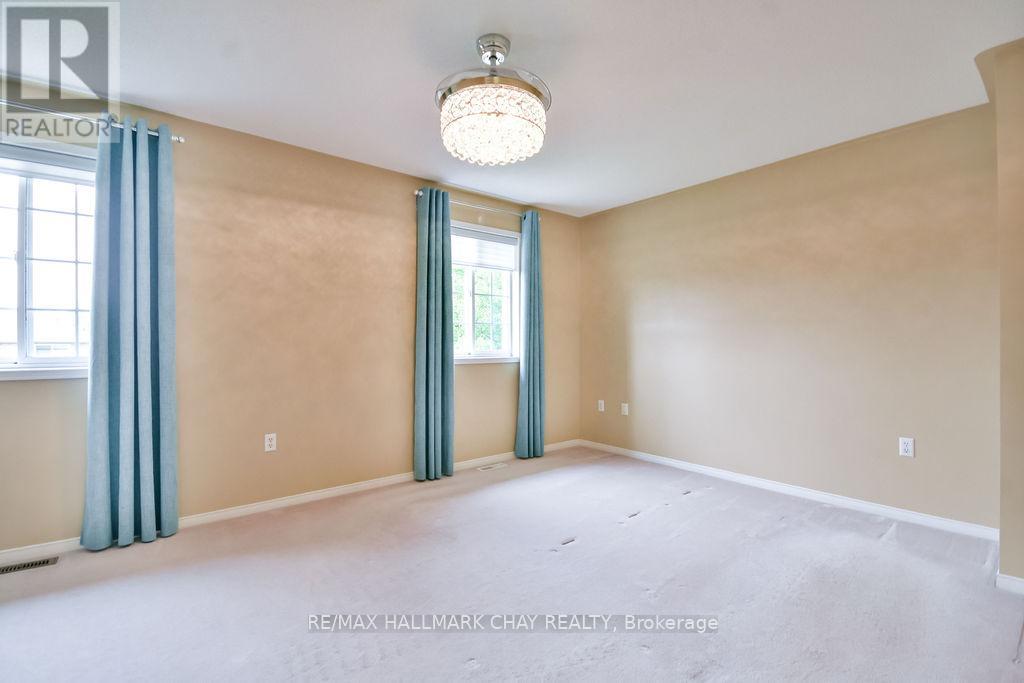 19 Taylor Drive, Barrie, Ontario  L4N 8K6 - Photo 19 - S12199346