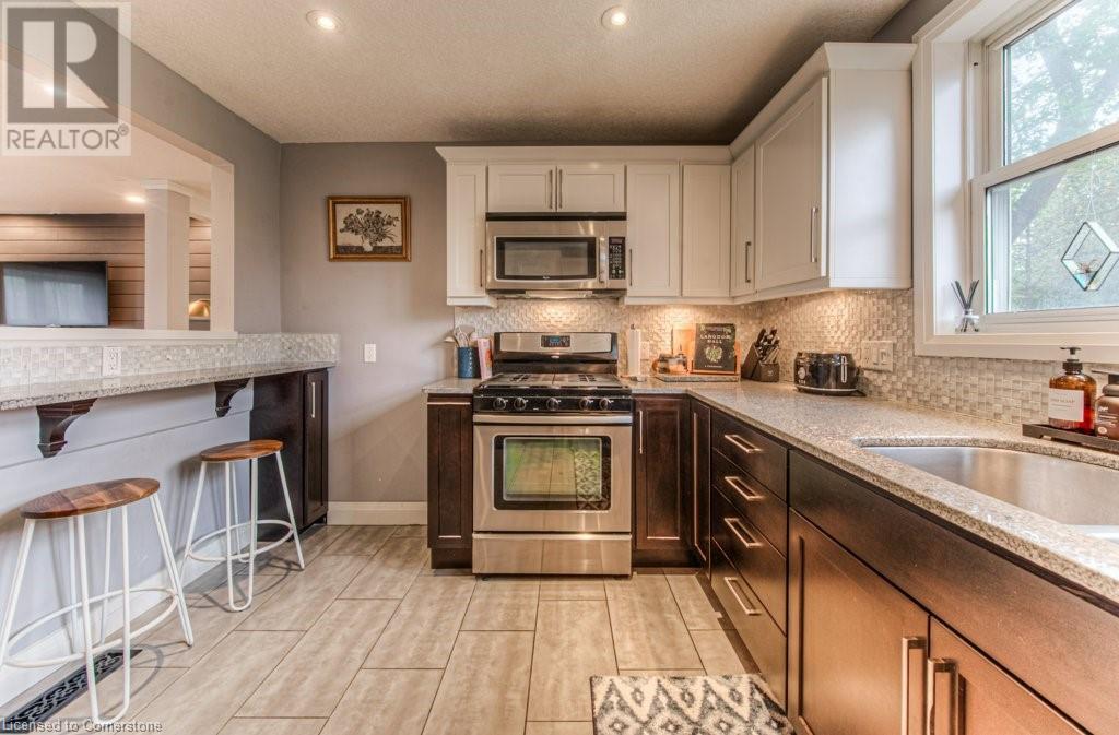 742 Elizabeth Street, Kitchener, Ontario N2H 6H3 - Photo 9 - 40729731