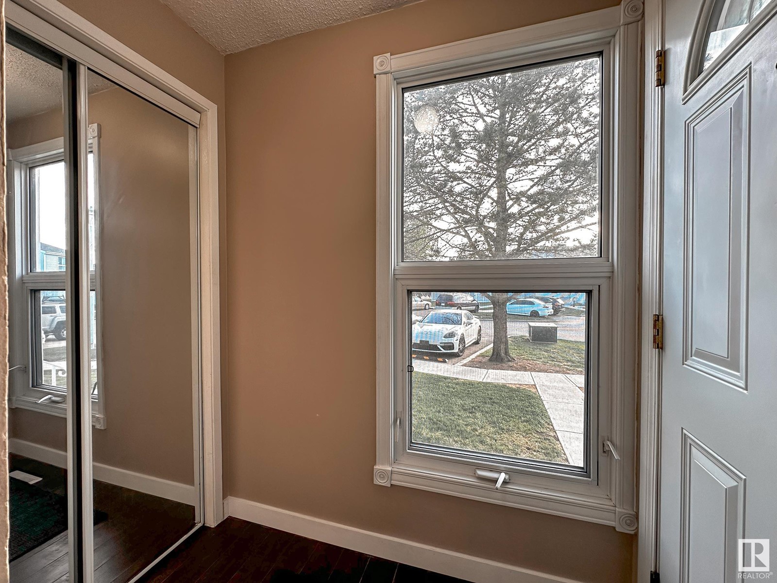 10412 28a Av Nw, Edmonton, Alberta  T6J 4J6 - Photo 5 - E4440574