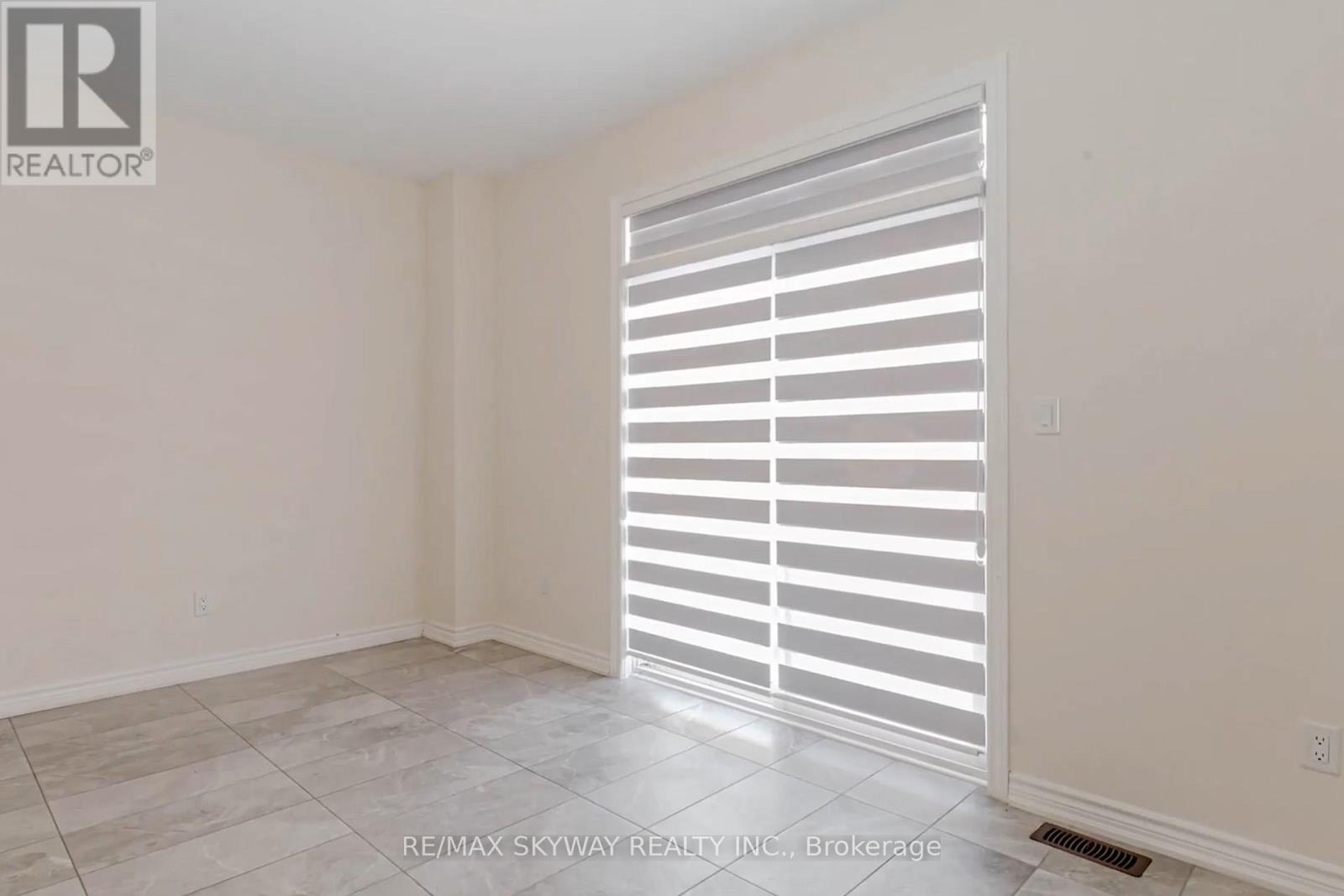 29 Thornvalley Terrace W, Caledon, Ontario  L7C 4H9 - Photo 14 - W12199200