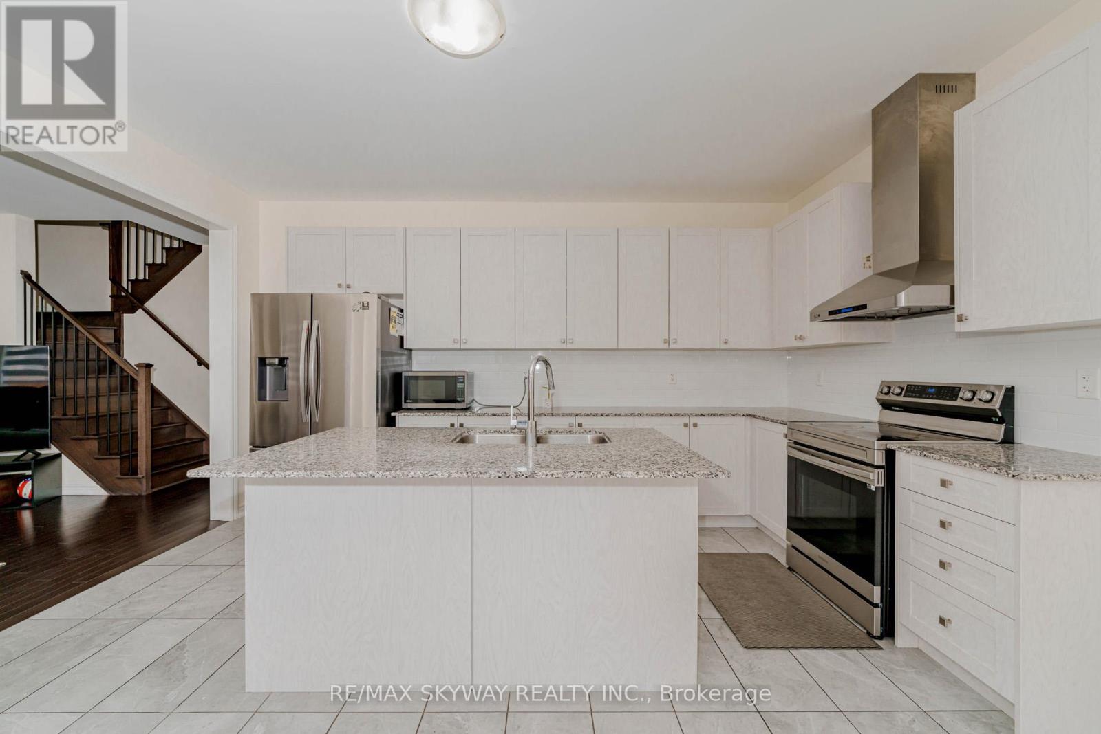 29 Thornvalley Terrace W, Caledon, Ontario  L7C 4H9 - Photo 21 - W12199200