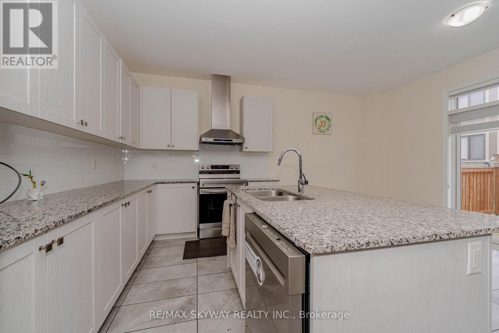 29 Thornvalley Terrace W, Caledon, Ontario  L7C 4H9 - Photo 22 - W12199200