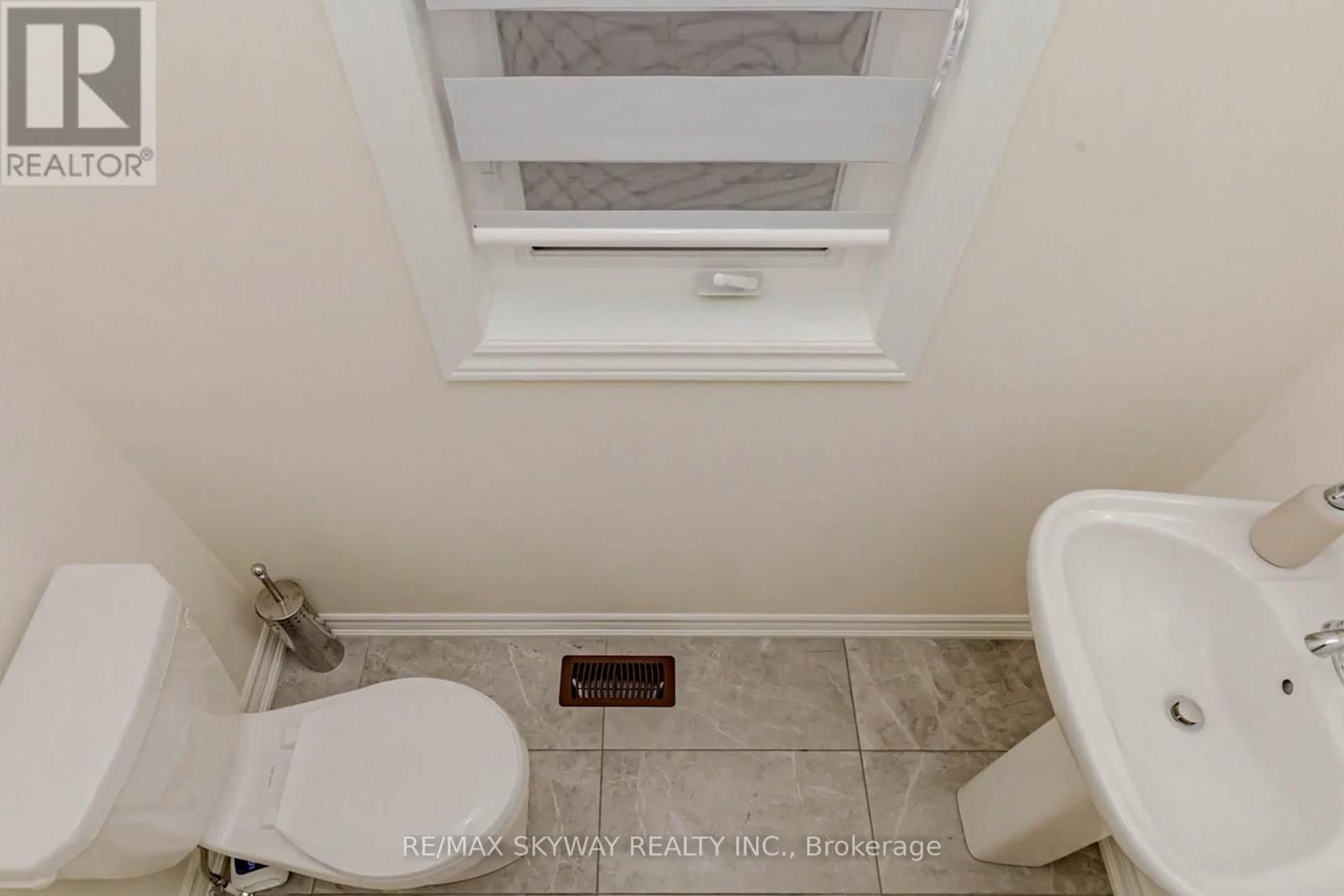 29 Thornvalley Terrace W, Caledon, Ontario  L7C 4H9 - Photo 24 - W12199200