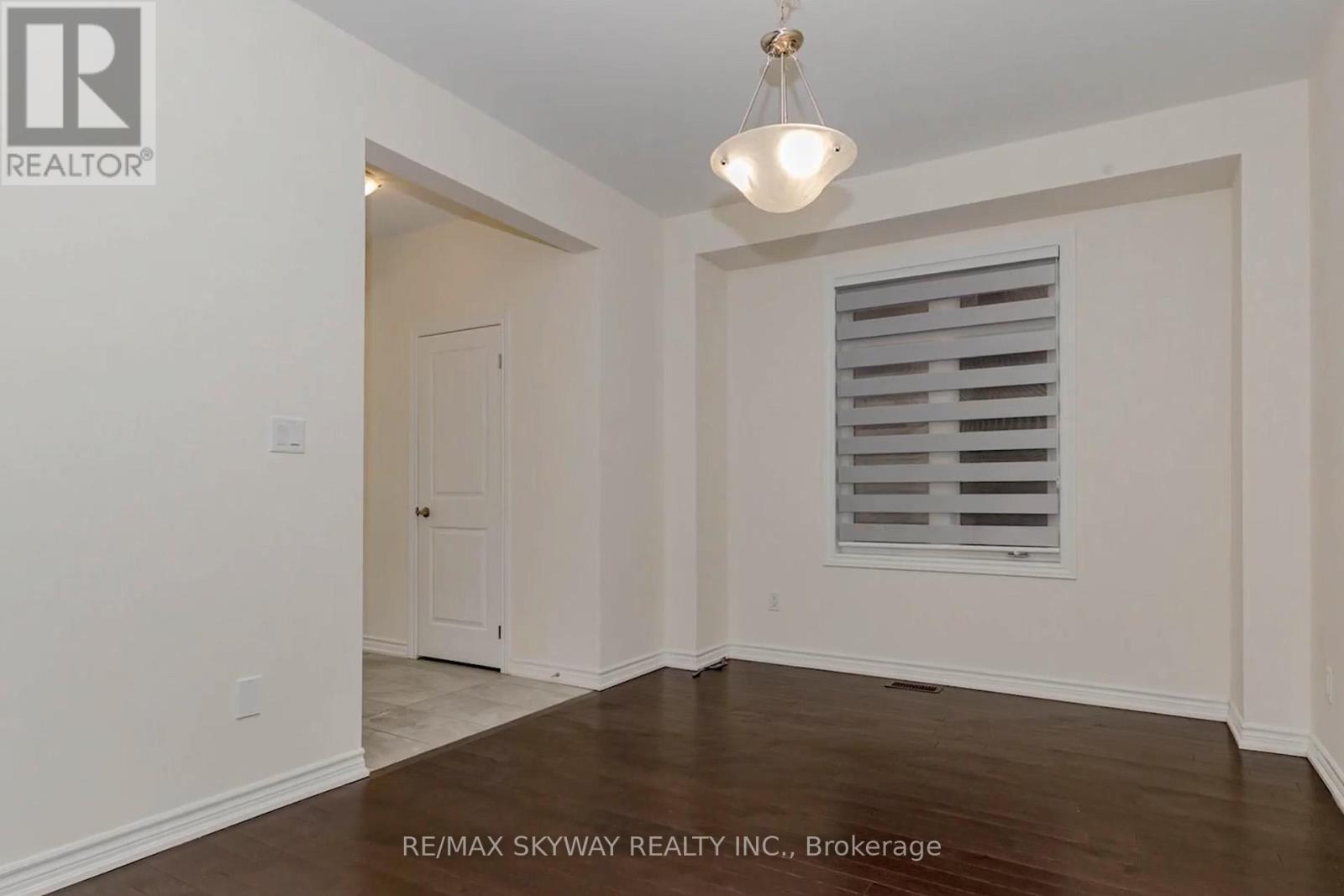 29 Thornvalley Terrace W, Caledon, Ontario  L7C 4H9 - Photo 7 - W12199200
