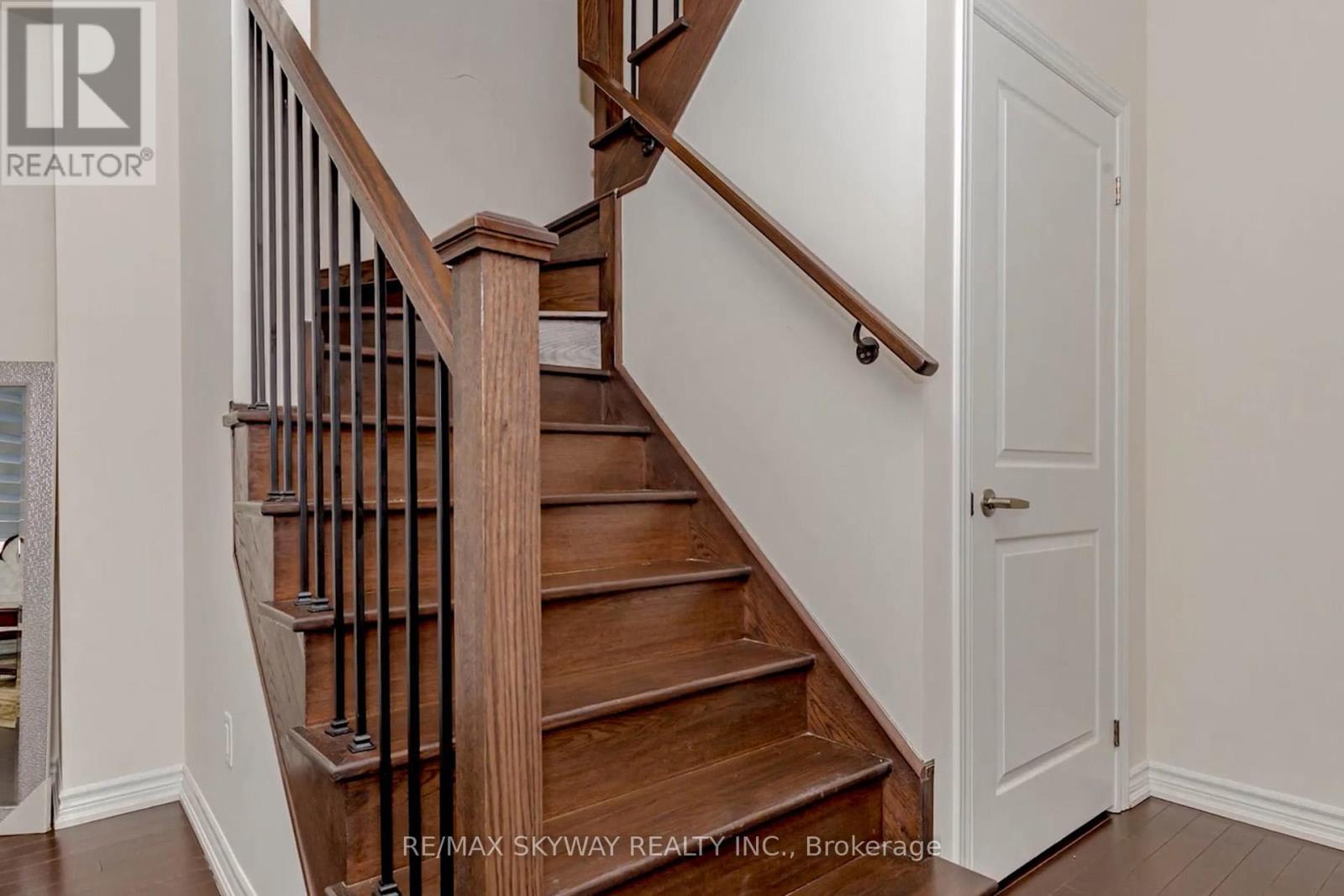 29 Thornvalley Terrace W, Caledon, Ontario  L7C 4H9 - Photo 9 - W12199200