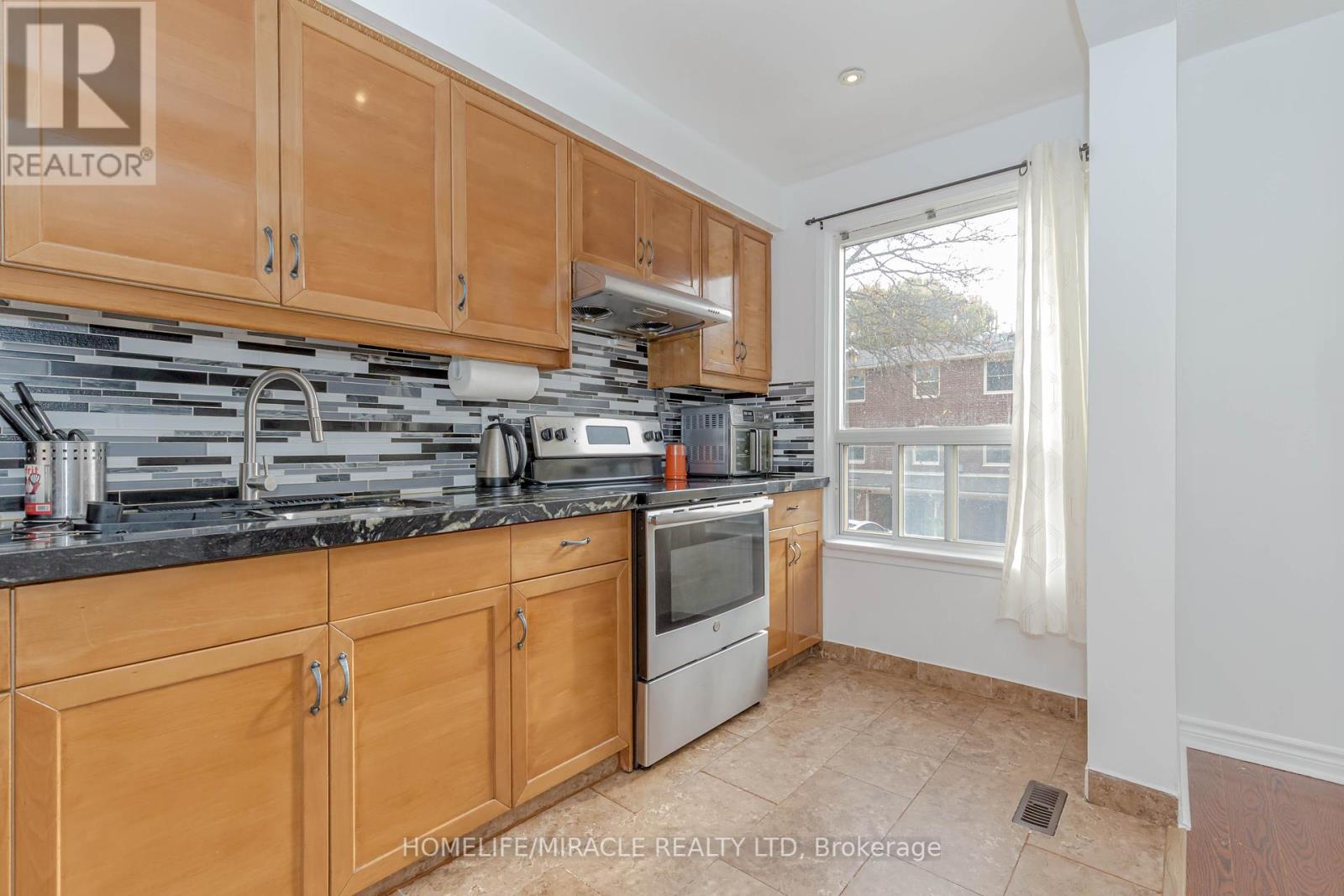 12 - 12 Eden Park S, Brampton, Ontario  L6T 3A5 - Photo 23 - W12199206