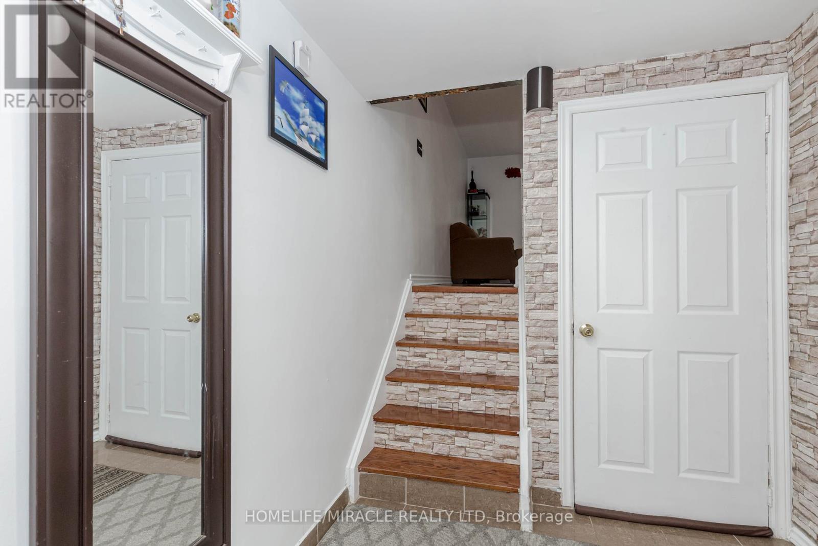 12 - 12 Eden Park S, Brampton, Ontario  L6T 3A5 - Photo 8 - W12199206