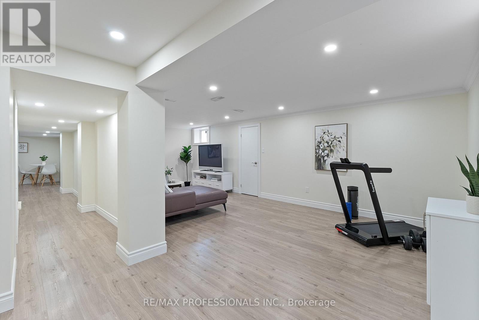 24 Castlebar Road, Toronto, Ontario  M8Z 2J5 - Photo 26 - W12199230