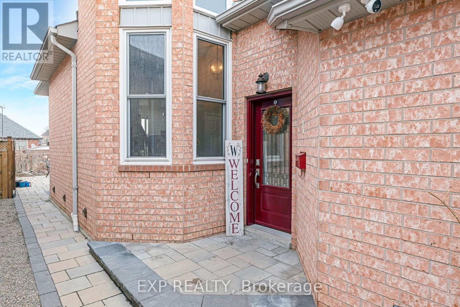 19 Silkwood Crescent, Brampton, Ontario  L6X 4L1 - Photo 3 - W12199260