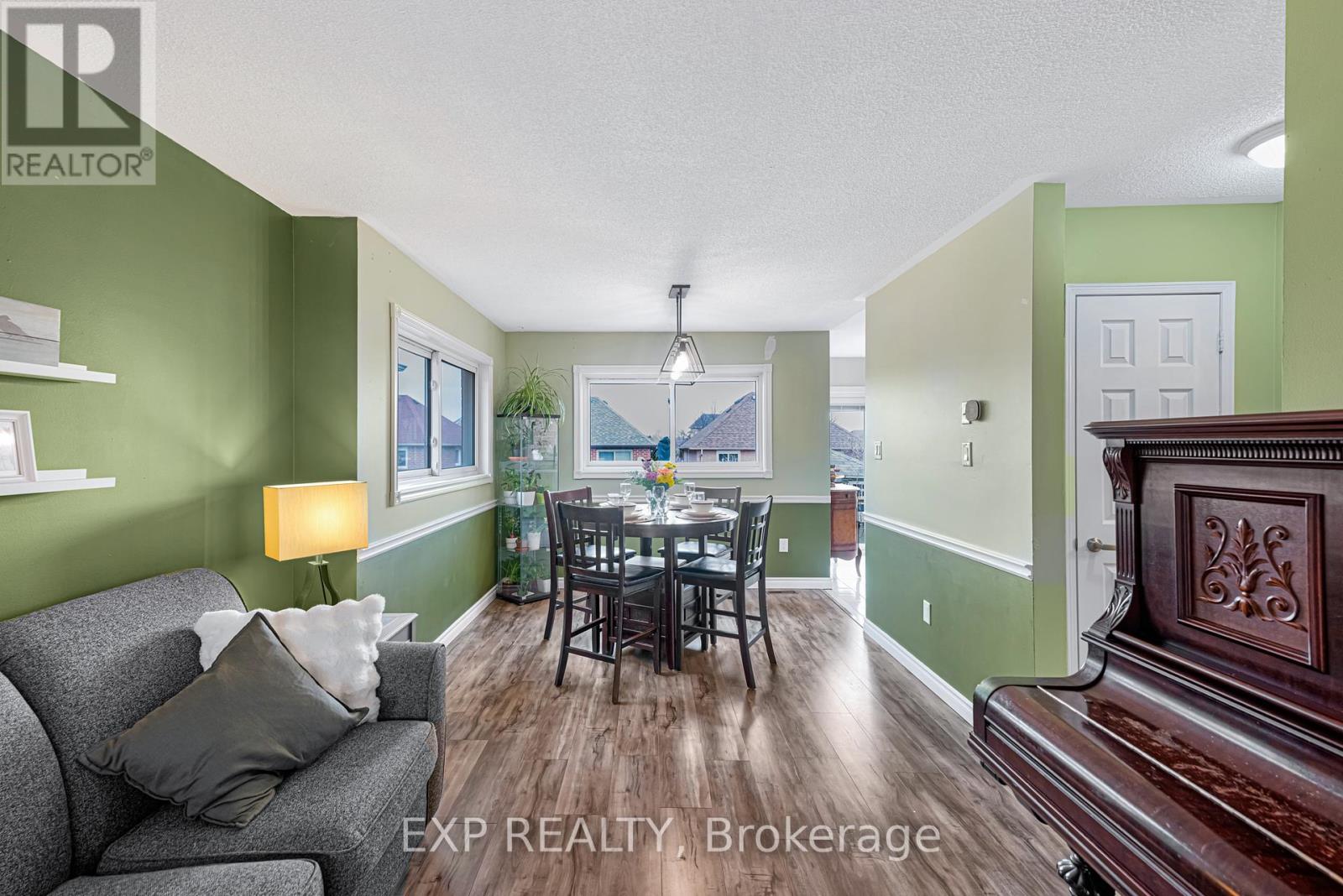 19 Silkwood Crescent, Brampton, Ontario  L6X 4L1 - Photo 7 - W12199260