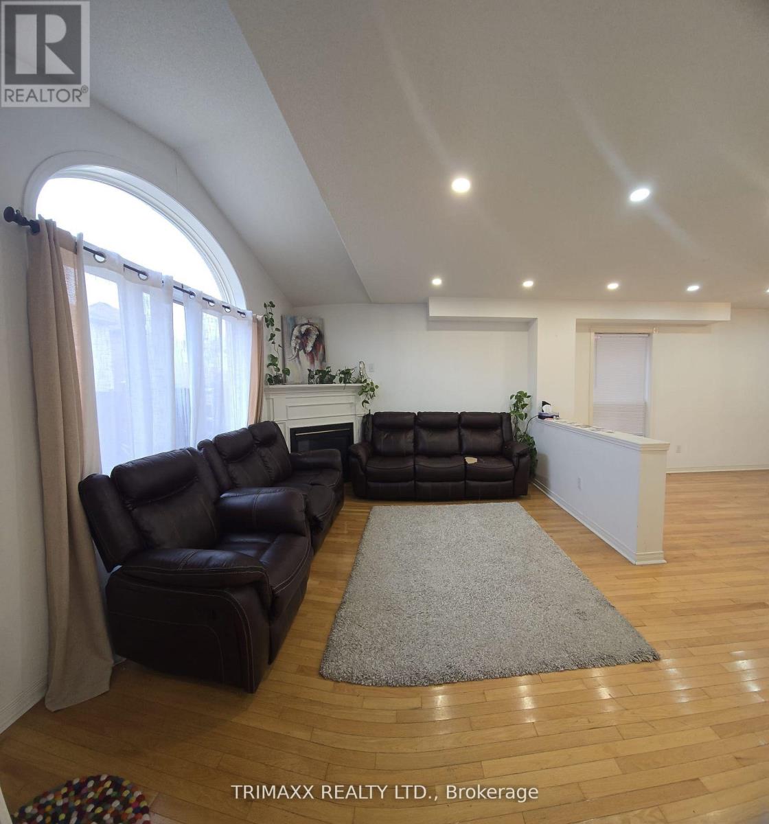 87 Heartleaf Crescent, Brampton, Ontario  L7A 2B9 - Photo 7 - W12199303