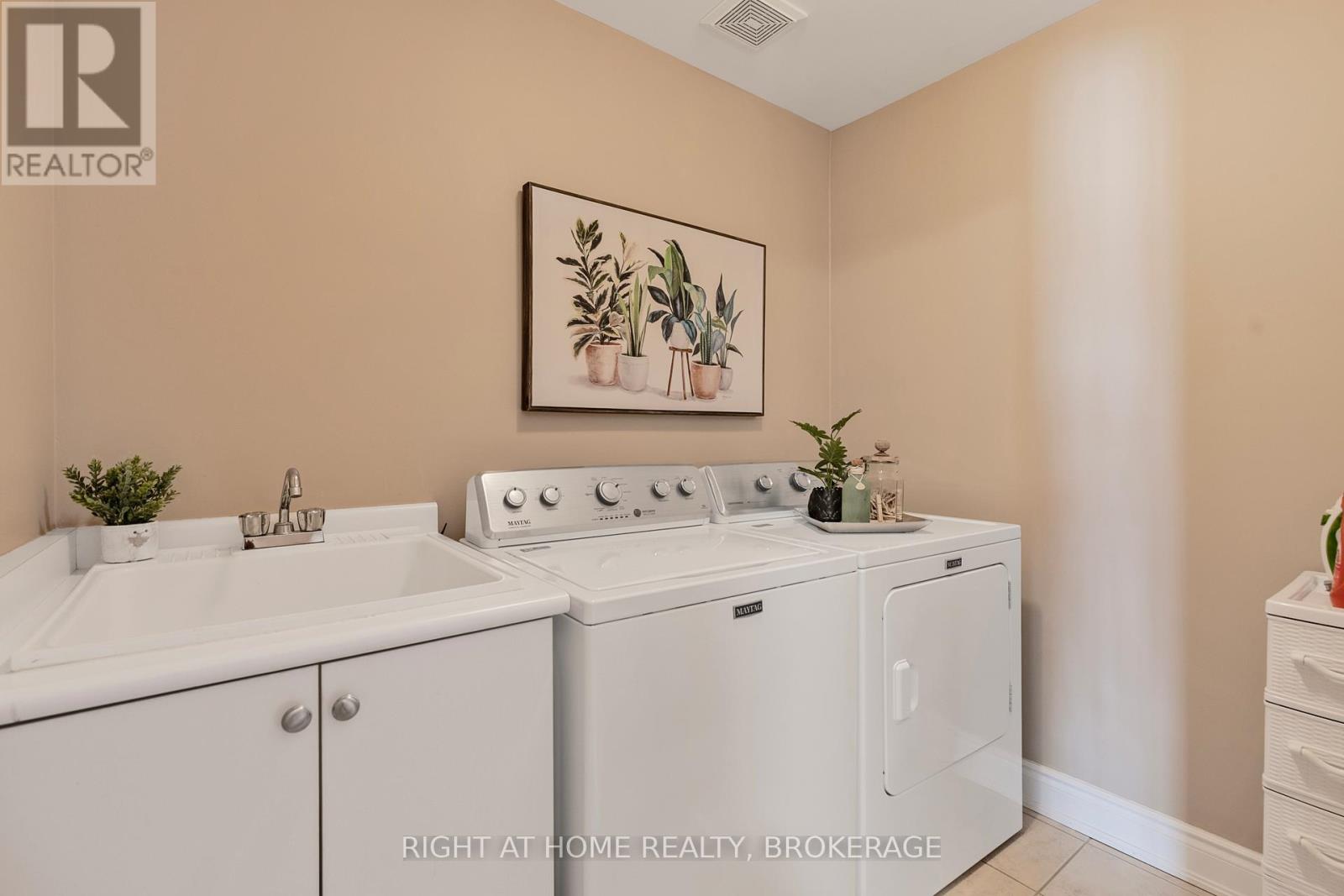 3399 Hayhurst Crescent, Oakville, Ontario  L6L 6W9 - Photo 22 - W12199343