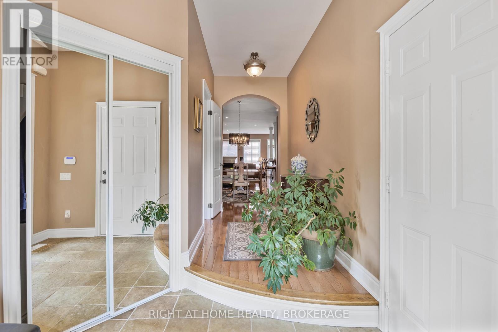 3399 Hayhurst Crescent, Oakville, Ontario  L6L 6W9 - Photo 7 - W12199343