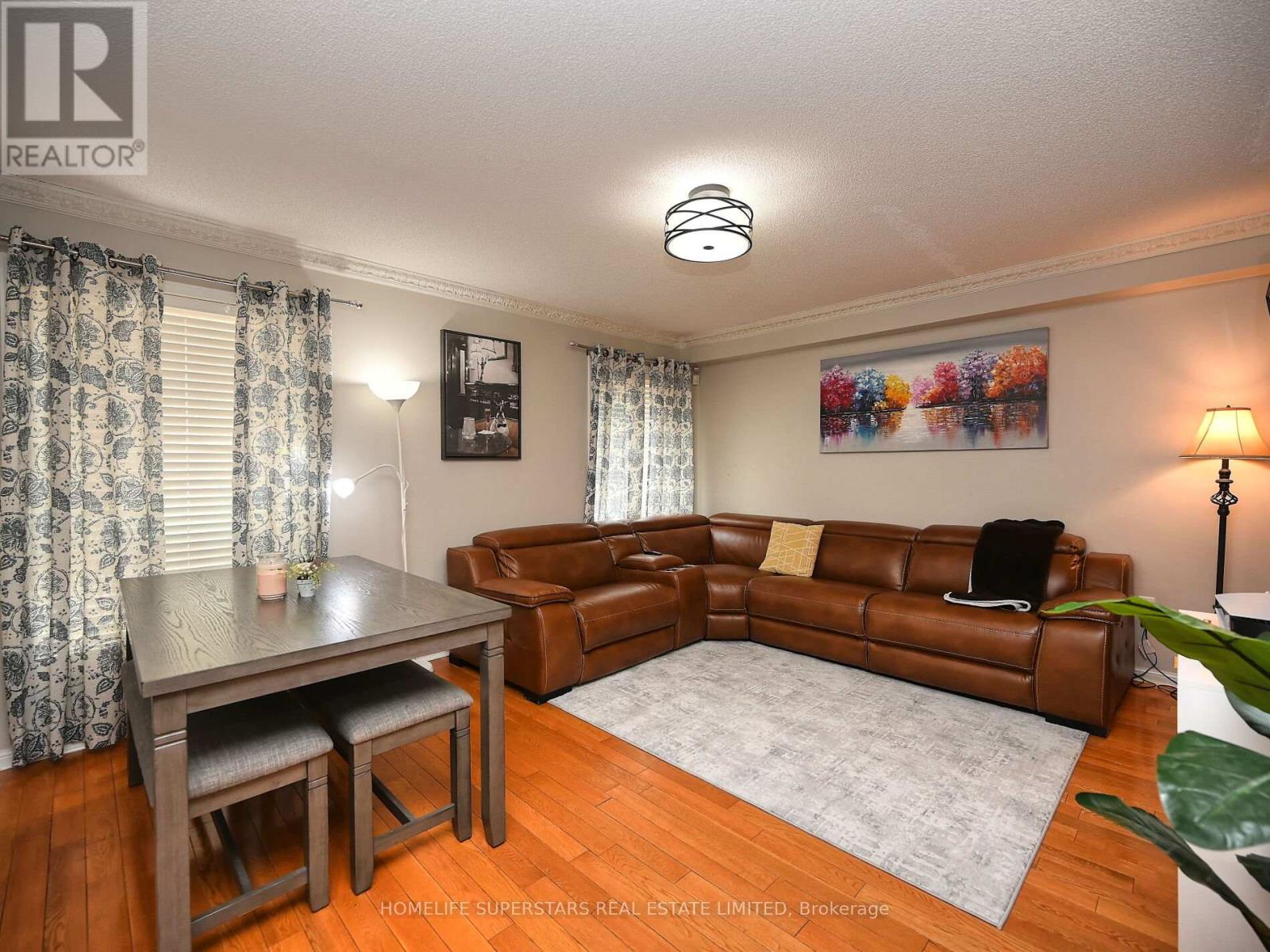 20 Marshmarigold Drive, Brampton, Ontario  L7A 2S7 - Photo 5 - W12199368