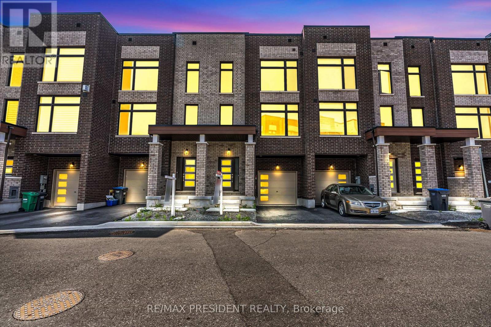 34 Queenpost Drive E, Brampton, Ontario  L6Y 6L2 - Photo 1 - W12199377