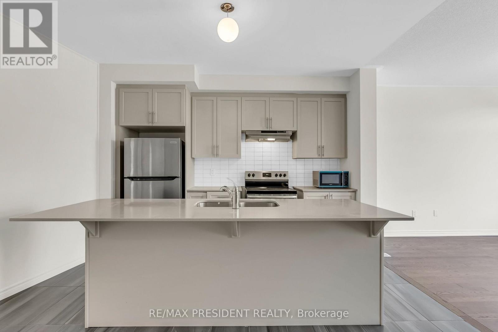 34 Queenpost Drive E, Brampton, Ontario  L6Y 6L2 - Photo 15 - W12199377
