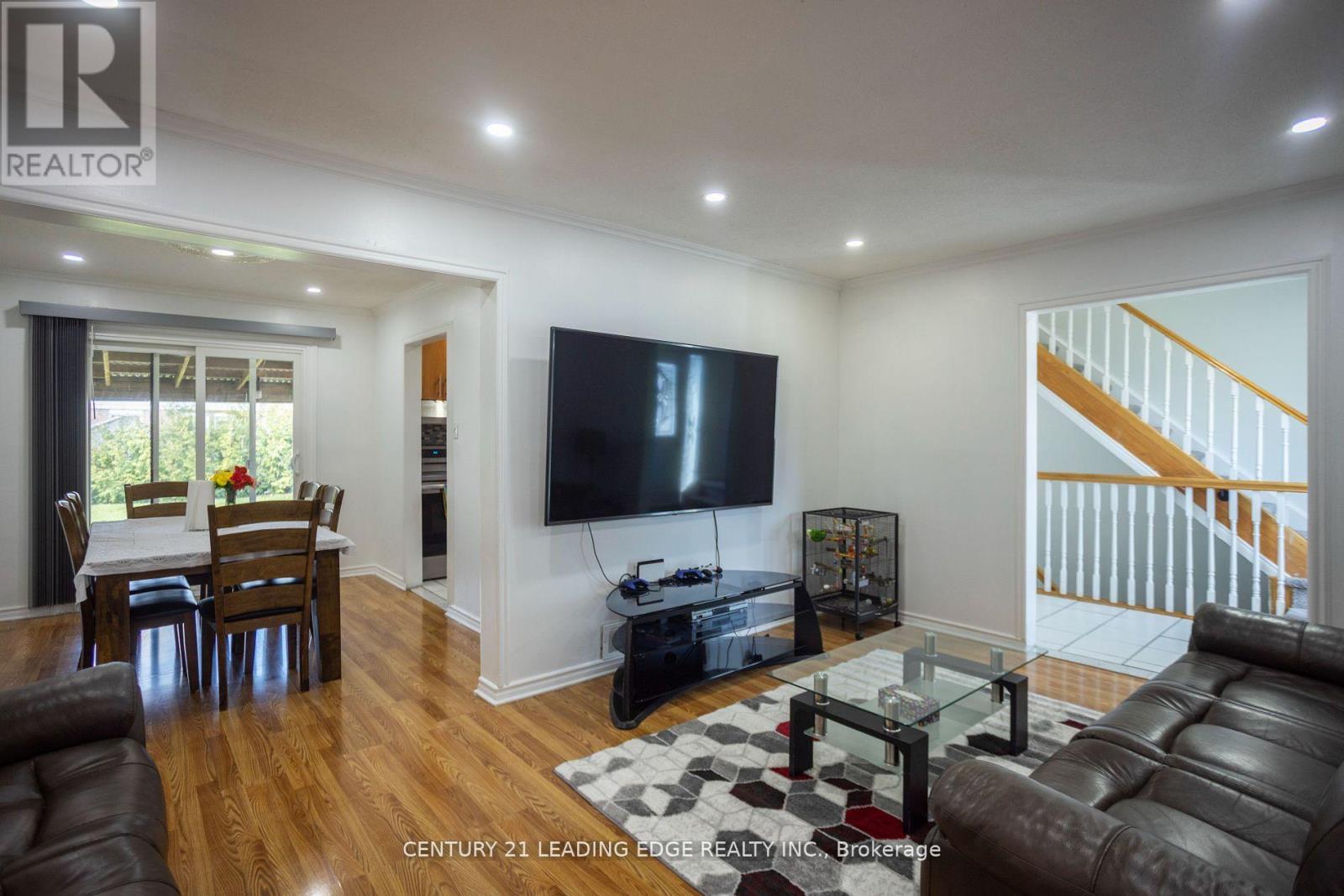111 Folkstone Crescent, Brampton, Ontario  L6T 3M6 - Photo 10 - W12199420