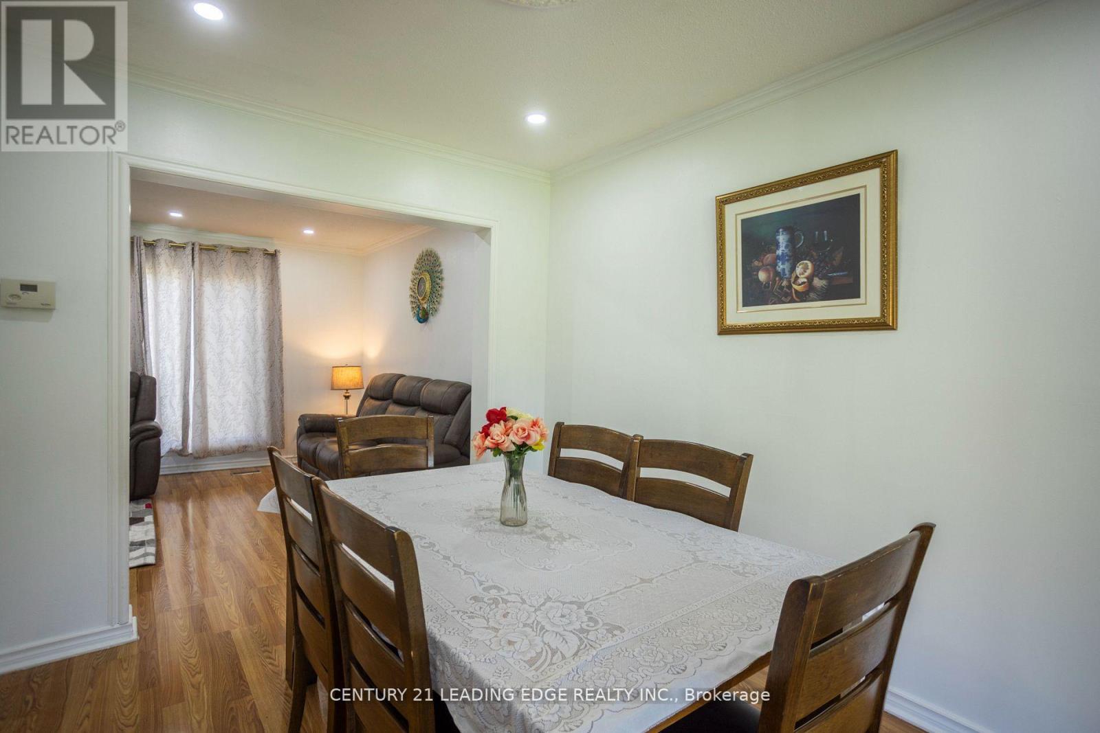 111 Folkstone Crescent, Brampton, Ontario  L6T 3M6 - Photo 12 - W12199420
