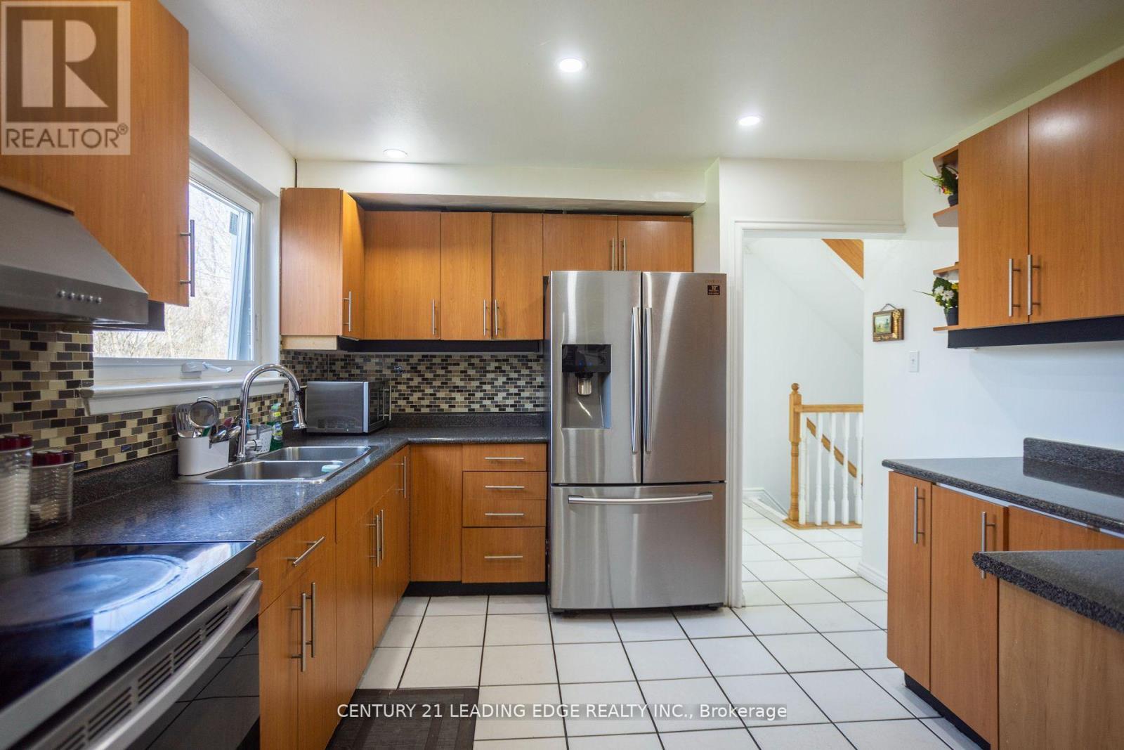 111 Folkstone Crescent, Brampton, Ontario  L6T 3M6 - Photo 14 - W12199420