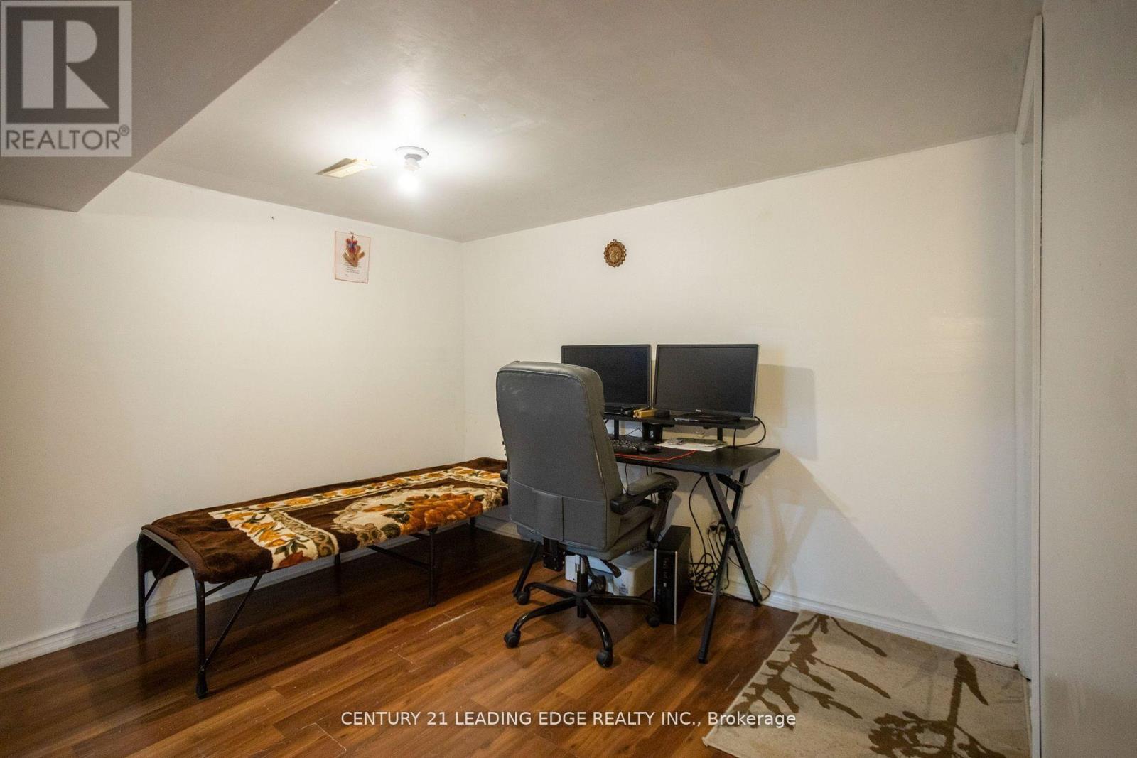 111 Folkstone Crescent, Brampton, Ontario  L6T 3M6 - Photo 31 - W12199420