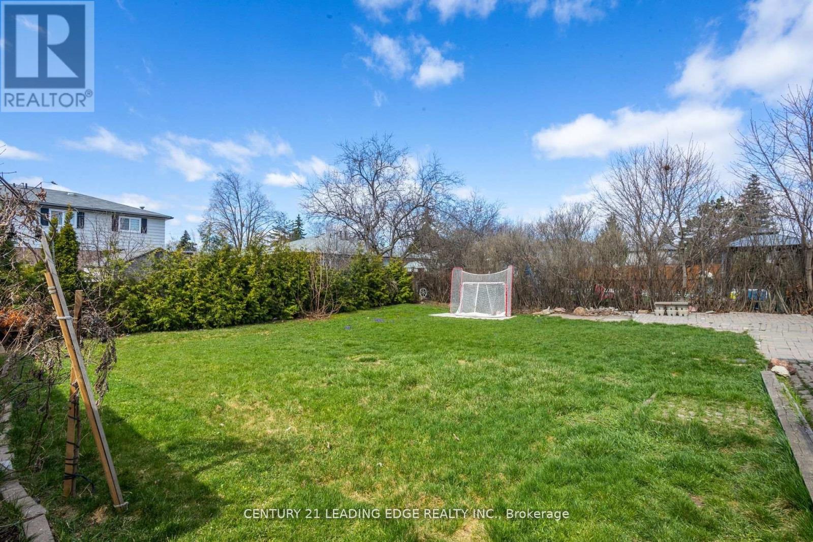 111 Folkstone Crescent, Brampton, Ontario  L6T 3M6 - Photo 36 - W12199420