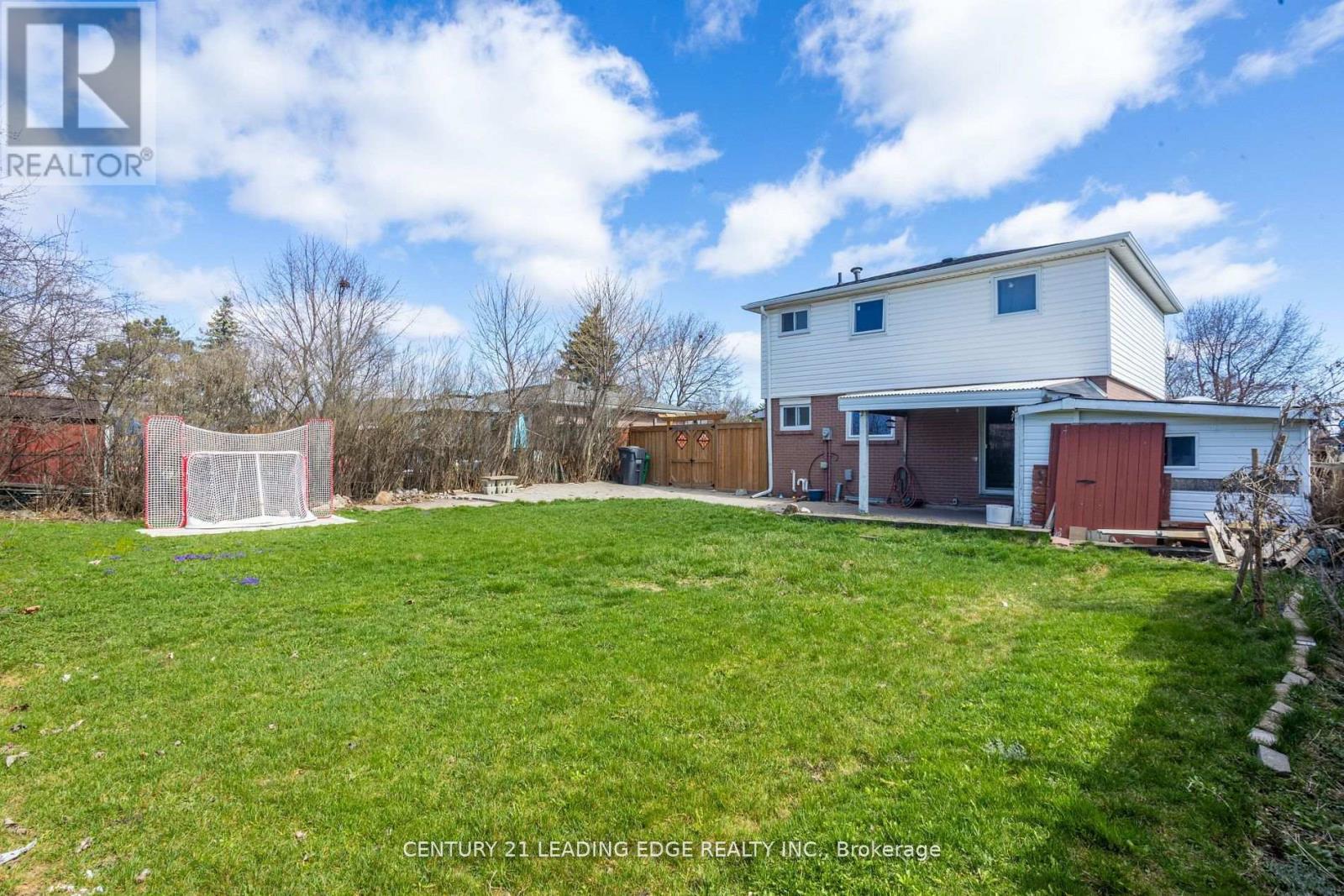 111 Folkstone Crescent, Brampton, Ontario  L6T 3M6 - Photo 37 - W12199420