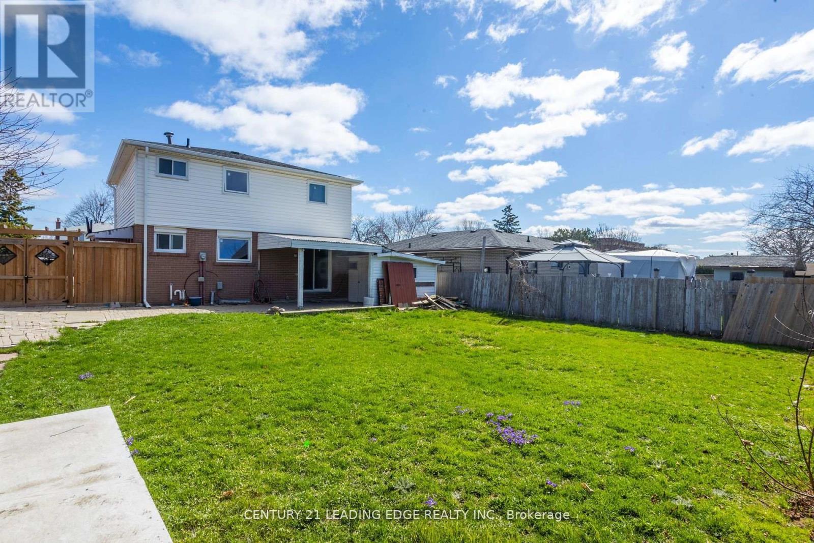111 Folkstone Crescent, Brampton, Ontario  L6T 3M6 - Photo 38 - W12199420