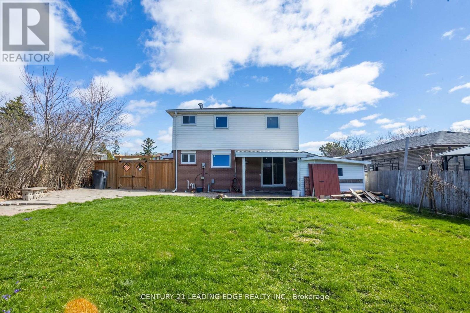 111 Folkstone Crescent, Brampton, Ontario  L6T 3M6 - Photo 39 - W12199420