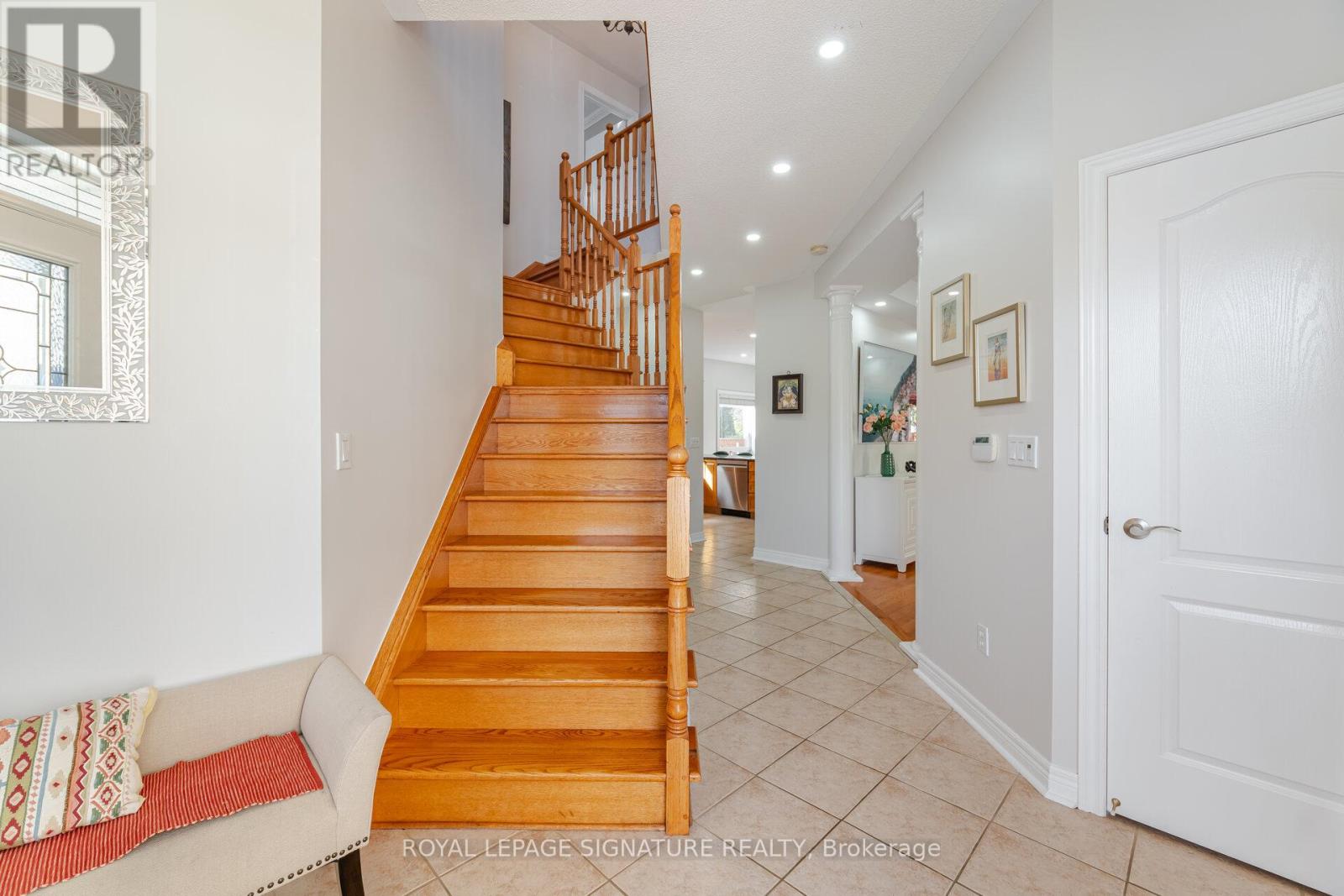 7289 Magistrate Terrace, Mississauga, Ontario  L5W 1H8 - Photo 4 - W12199455