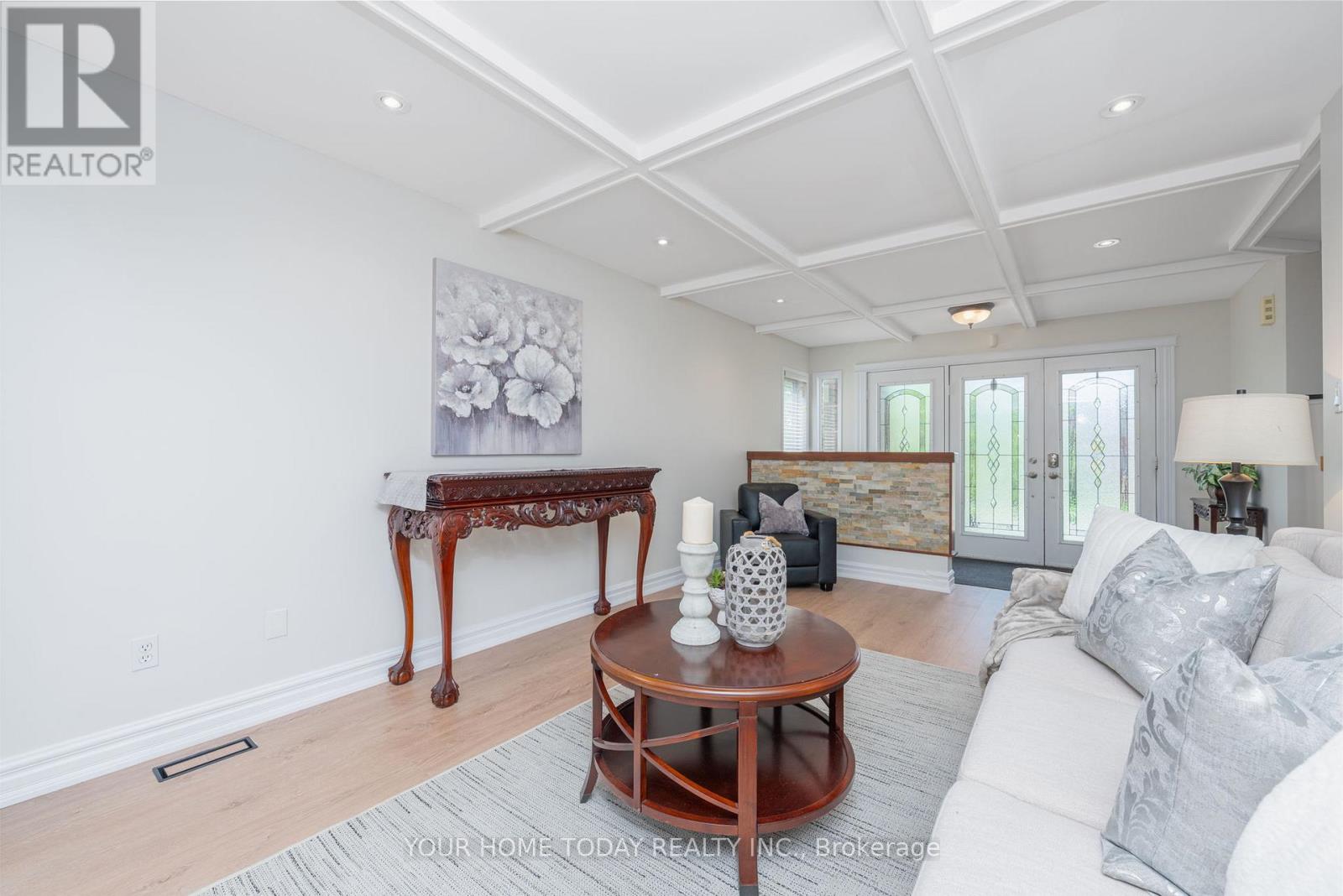 4 Huffmann Drive, Halton Hills, Ontario  L7G 5T8 - Photo 5 - W12199496