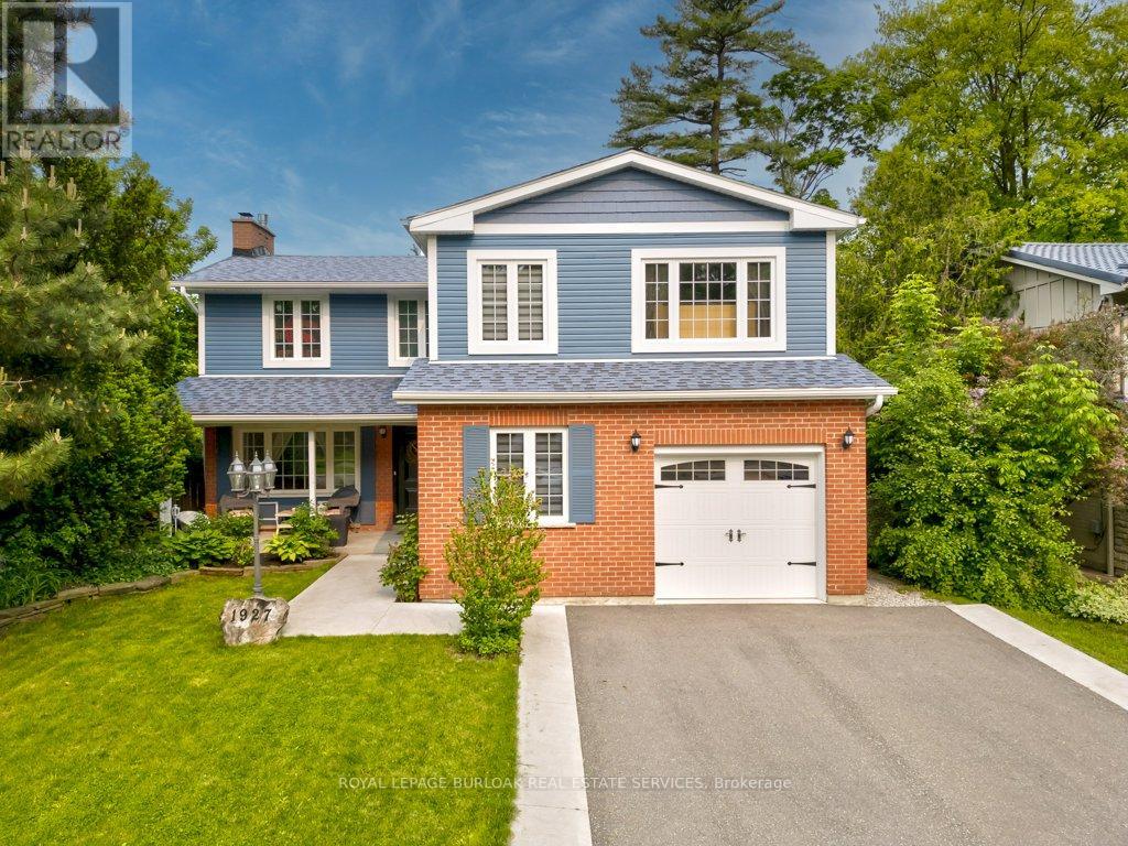 1927 Truscott Drive, Mississauga, Ontario  L5J 2A3 - Photo 2 - W12199506