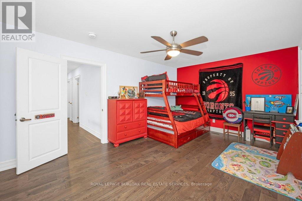 1927 Truscott Drive, Mississauga, Ontario  L5J 2A3 - Photo 21 - W12199506