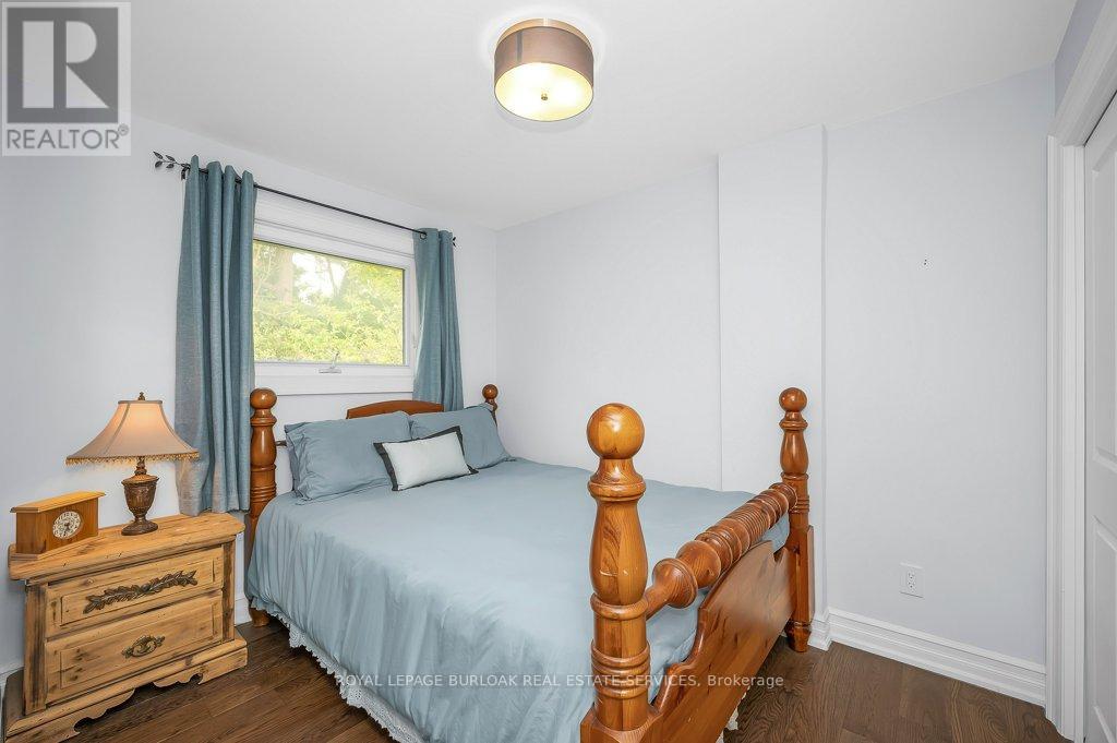 1927 Truscott Drive, Mississauga, Ontario  L5J 2A3 - Photo 23 - W12199506