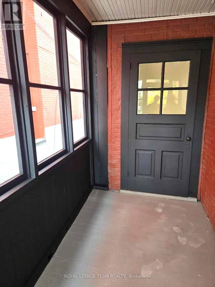 158 St Andrew Street, Ottawa, Ontario  K1N 5G4 - Photo 7 - X12054806