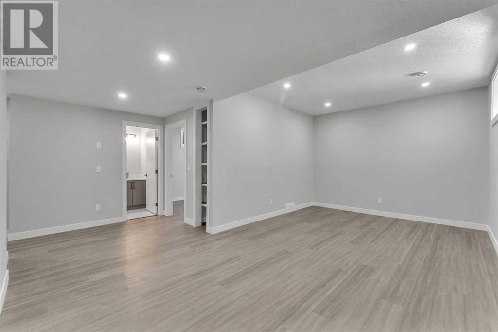 10 Rowley Park Nw, Calgary, Alberta  T3L 0G7 - Photo 35 - A2228296