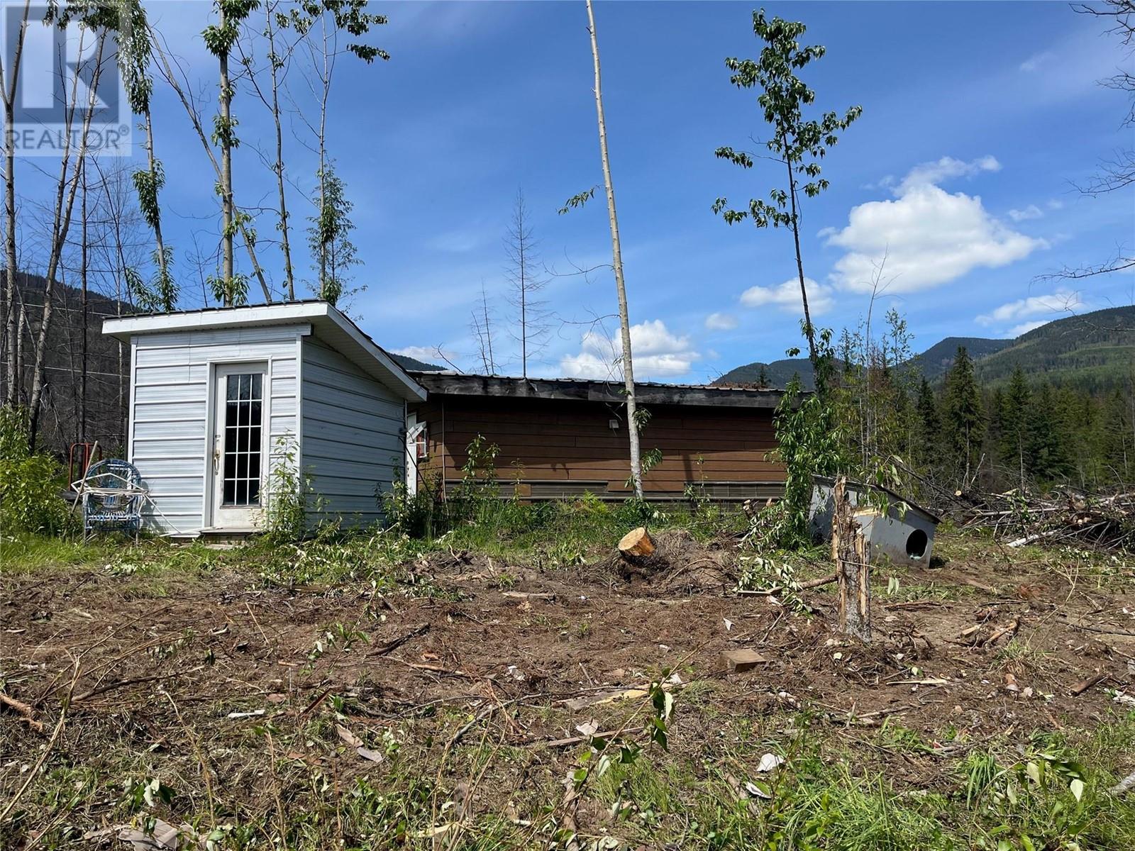 2829 Garland Road, Celista, British Columbia  V0E 1M6 - Photo 8 - 10348692