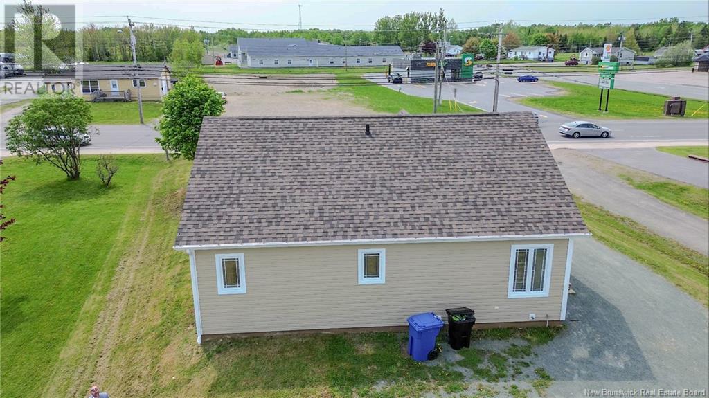 741 Principale, Beresford, New Brunswick  E8K 1W6 - Photo 27 - NB112971