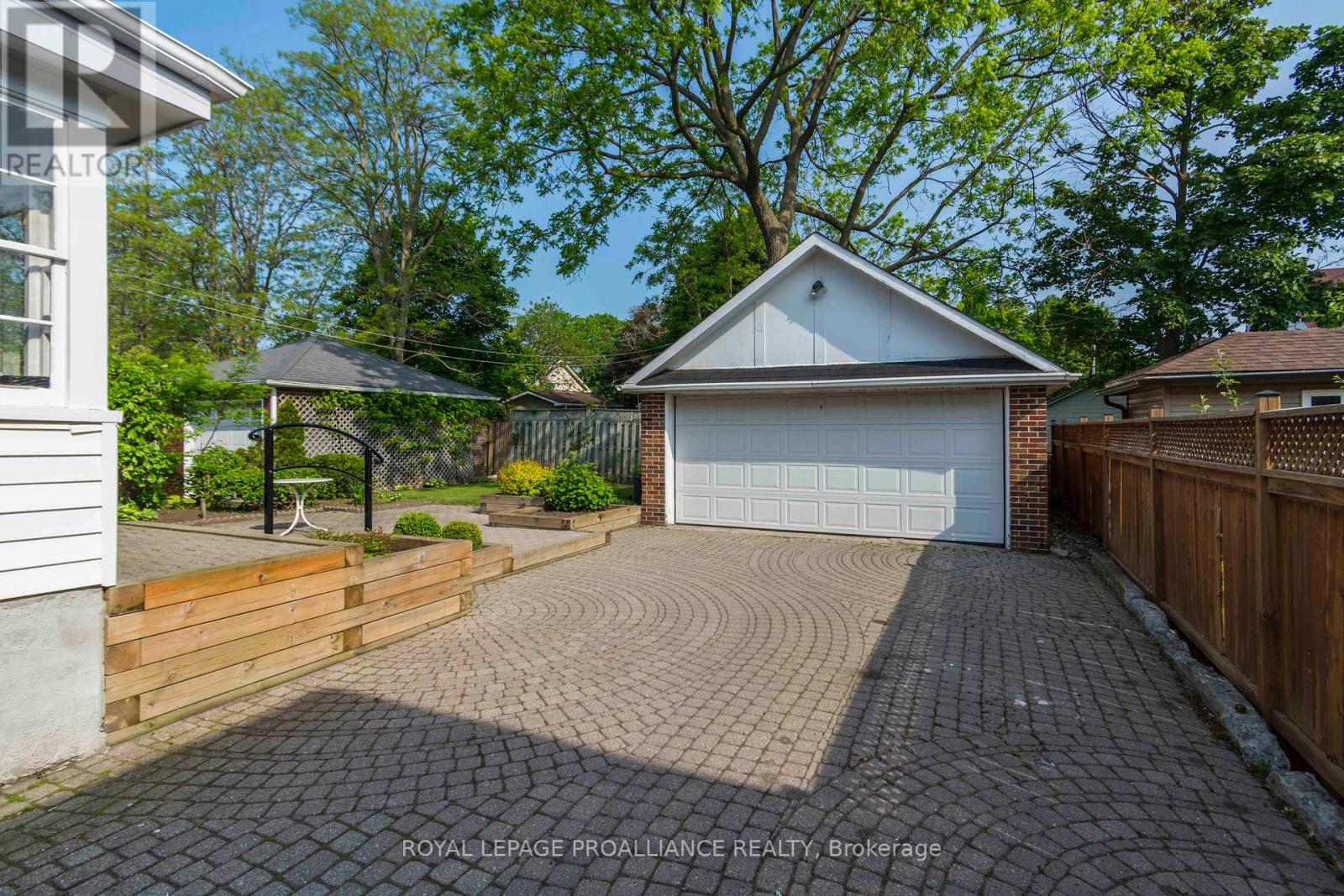 222 Dundas Street W, Quinte West, Ontario K8V 2T3 - Photo 32 - X12199581