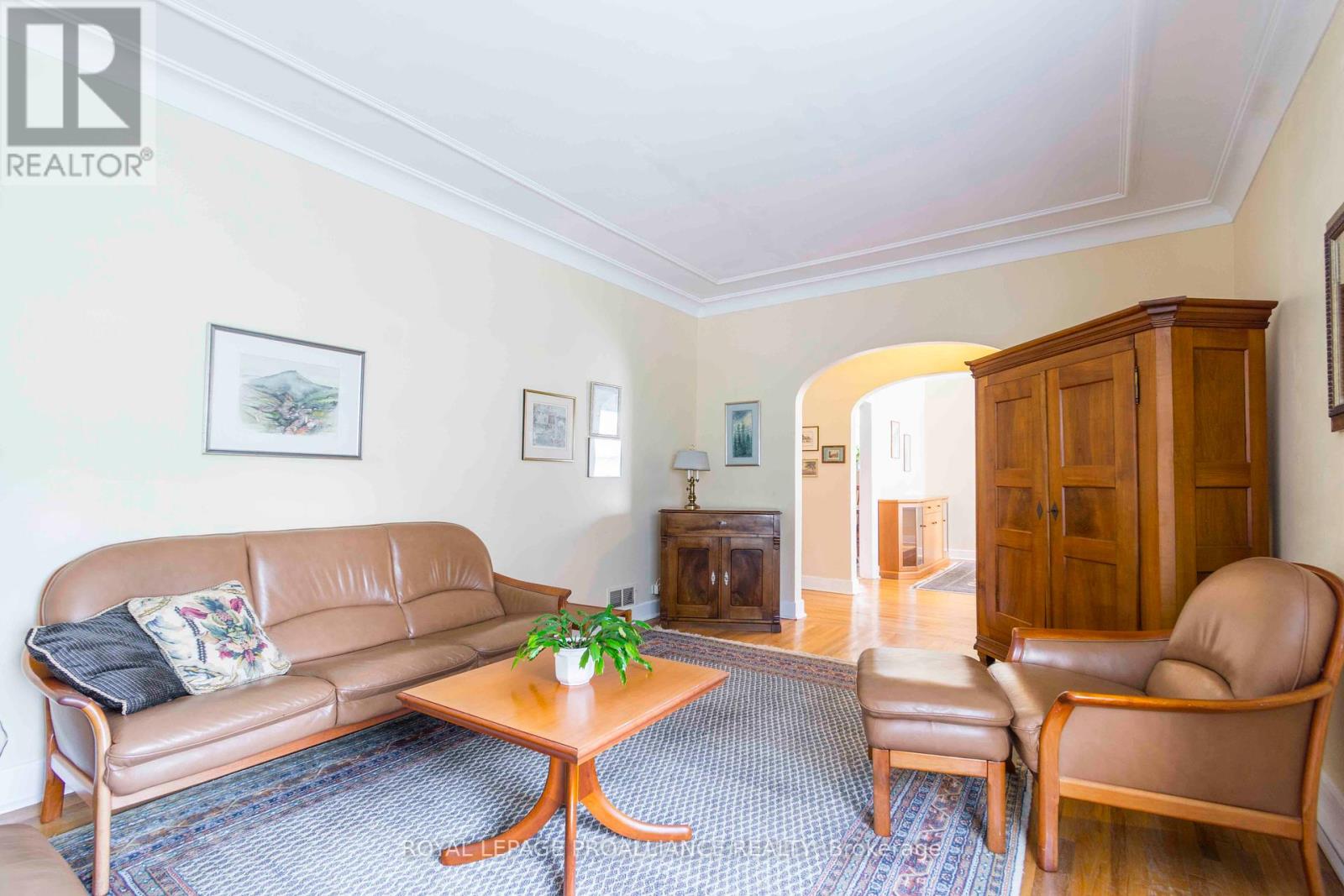 Property at 222 DUNDAS STREET W image 5
