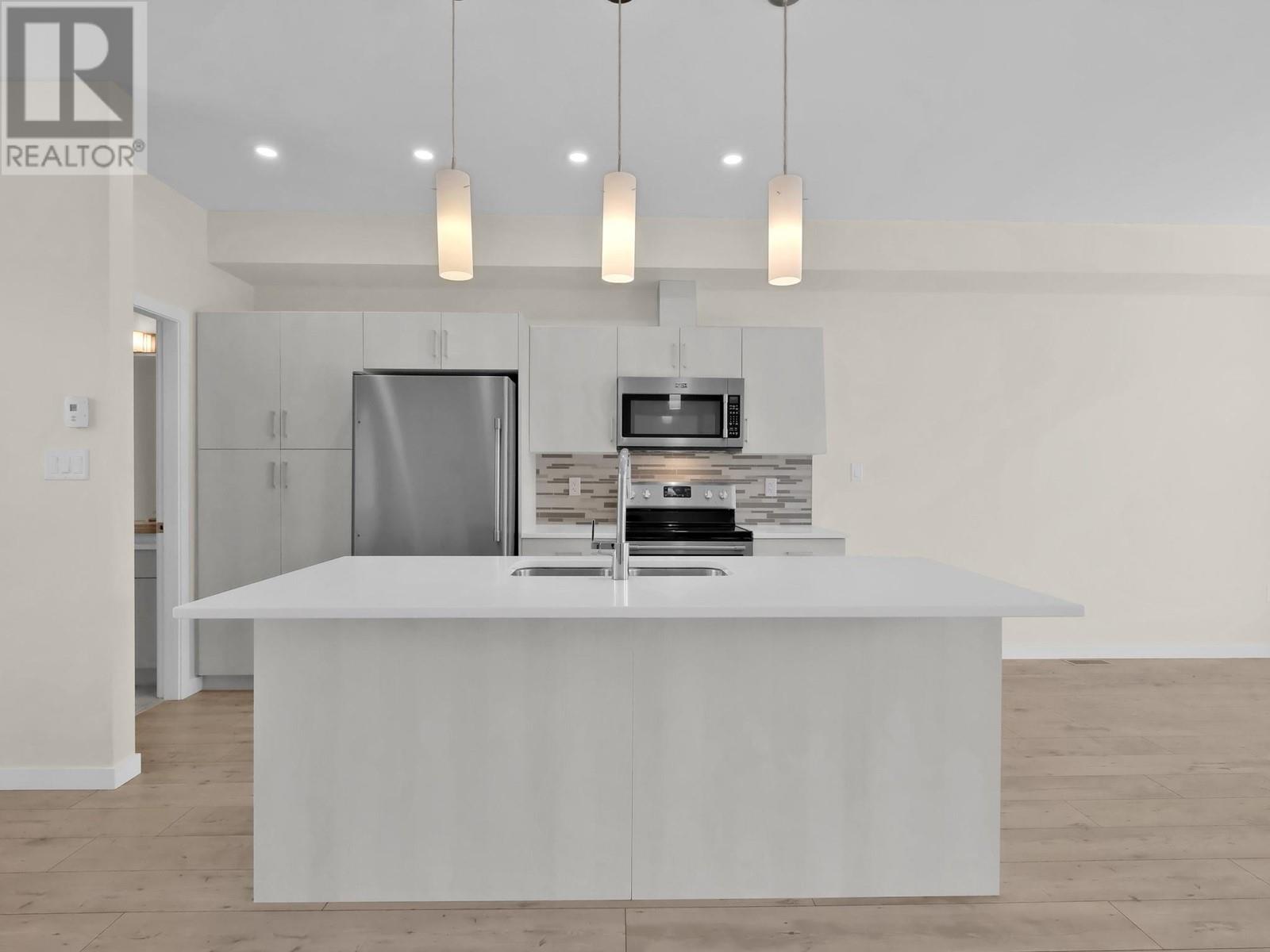 388 Eckhardt Avenue Unit# 123, Penticton, British Columbia  V2A 1Z2 - Photo 11 - 10343115