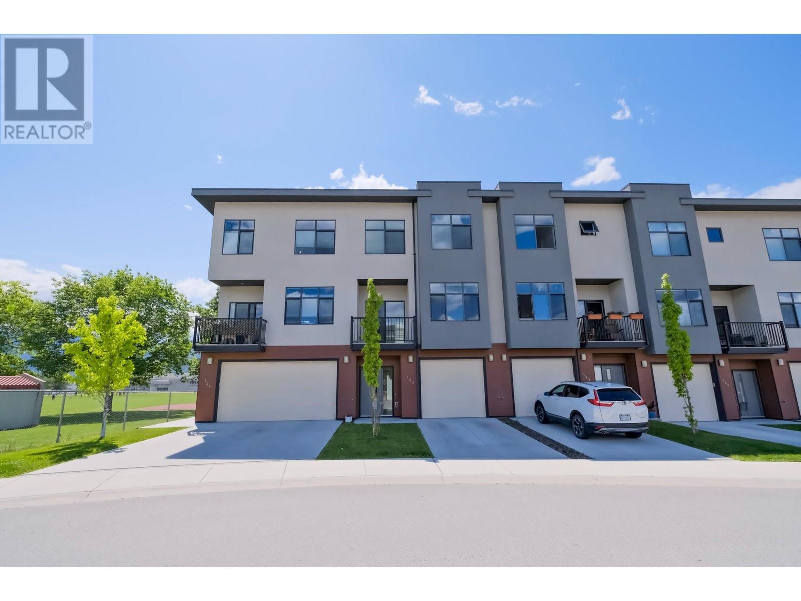 388 Eckhardt Avenue Unit# 123, Penticton, British Columbia  V2A 1Z2 - Photo 2 - 10343115
