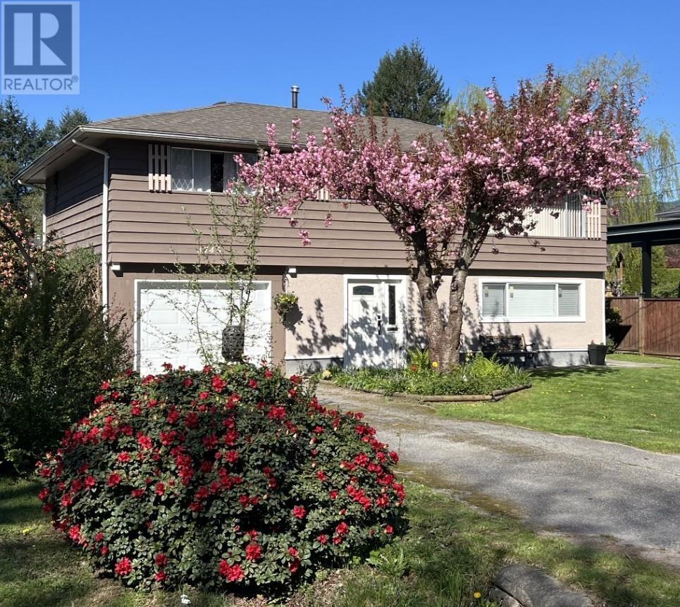 3745 Cedar Drive, Port Coquitlam, British Columbia  V3B 3E1 - Photo 2 - R2991566